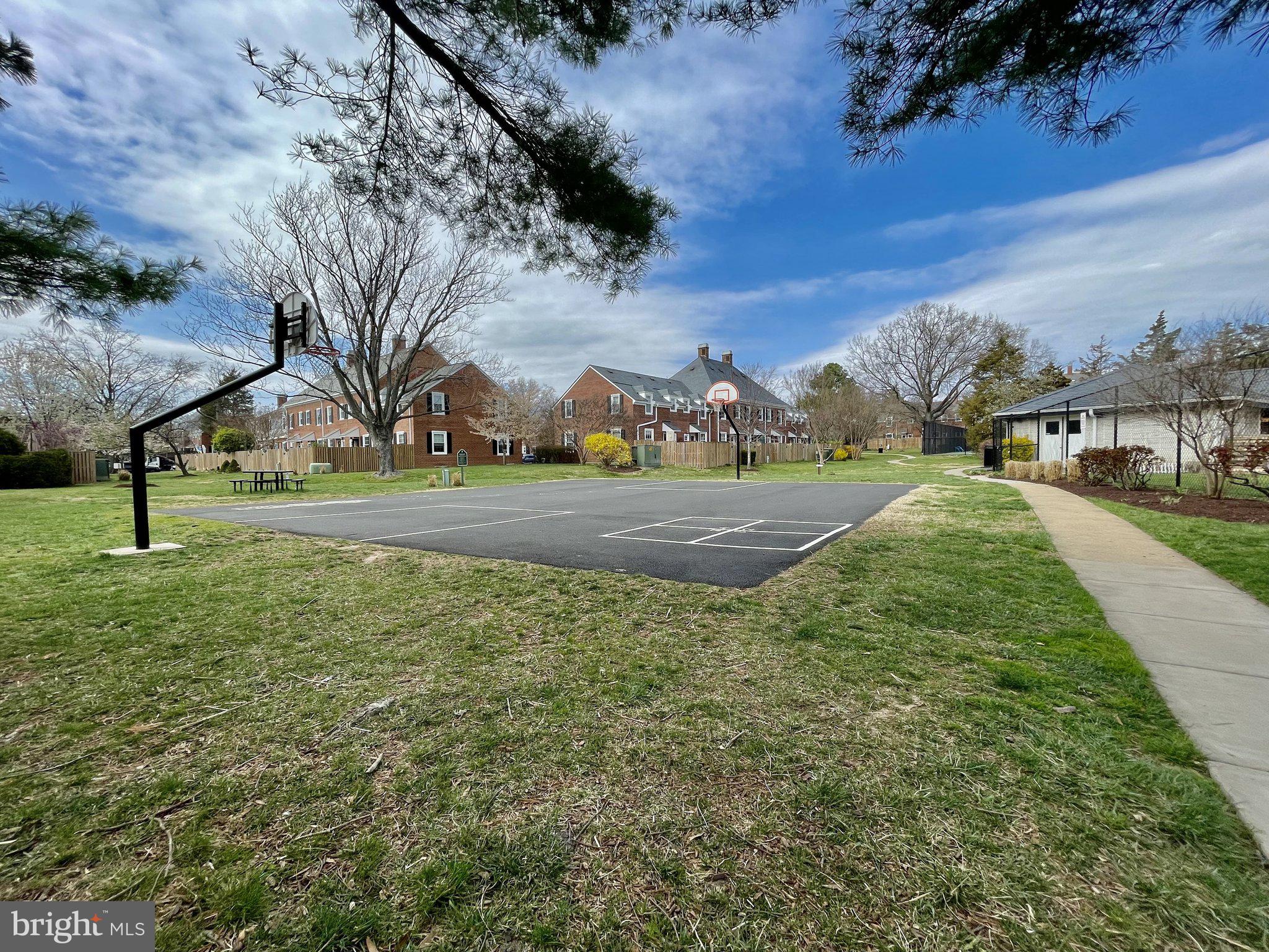 FAIRLINGTON ARBORS - Residential