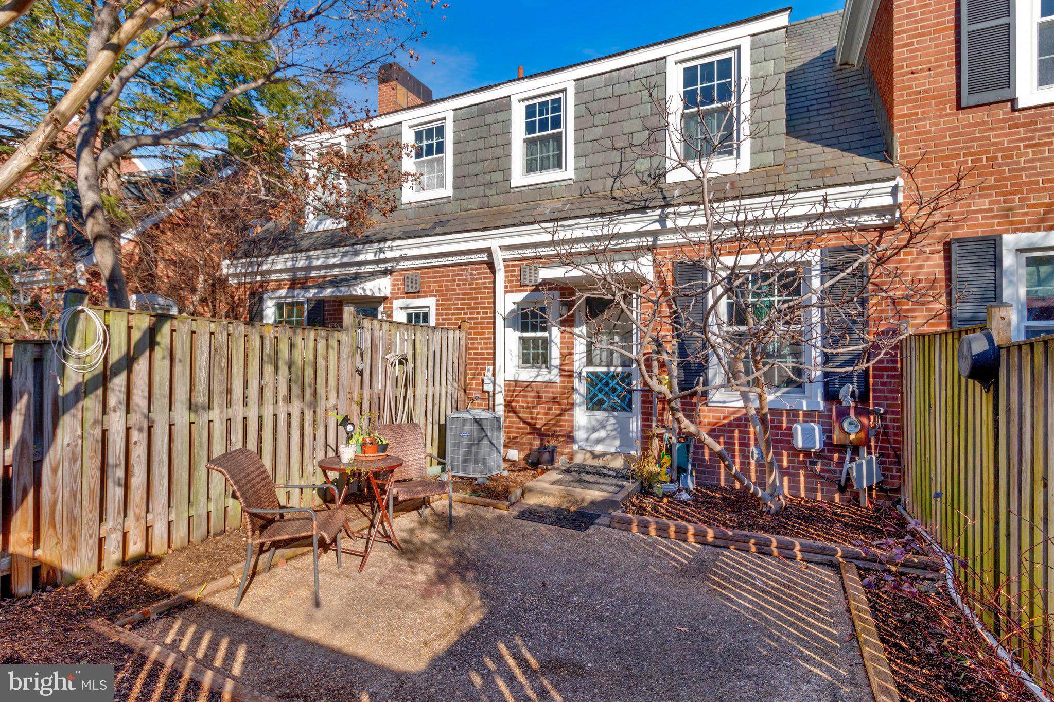 FAIRLINGTON ARBORS - Residential