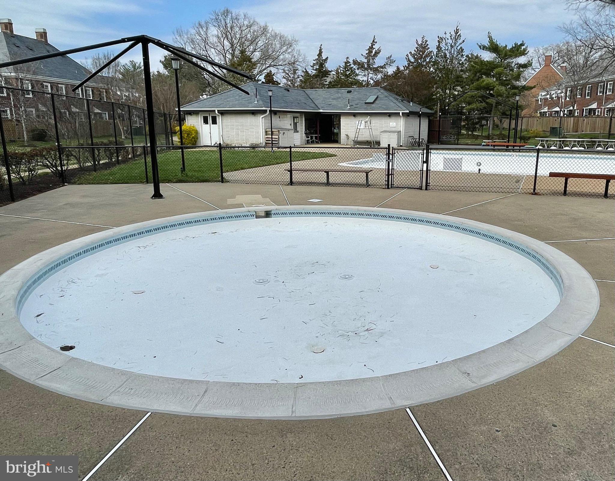 FAIRLINGTON ARBORS - Residential