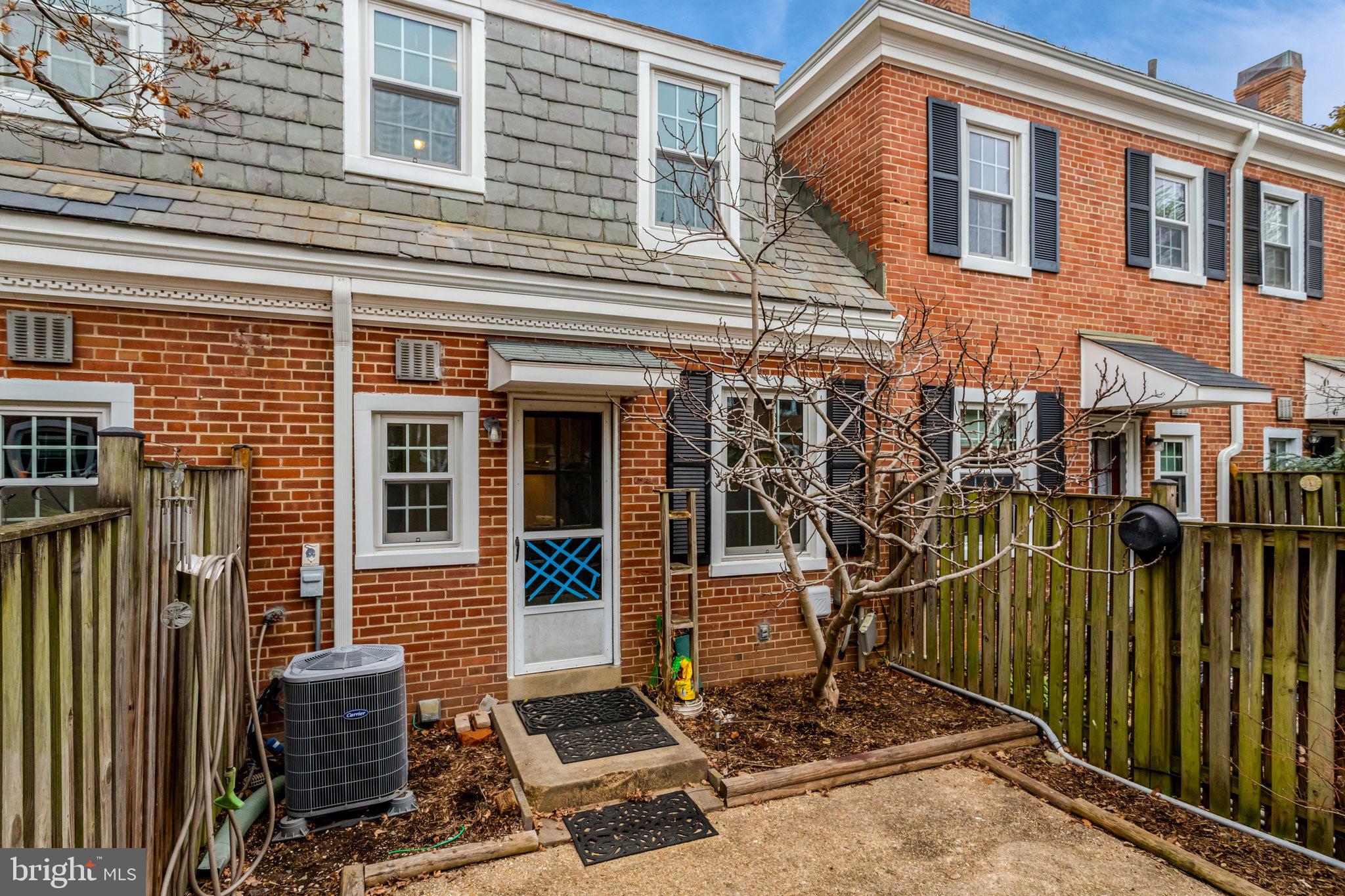 FAIRLINGTON ARBORS - Residential