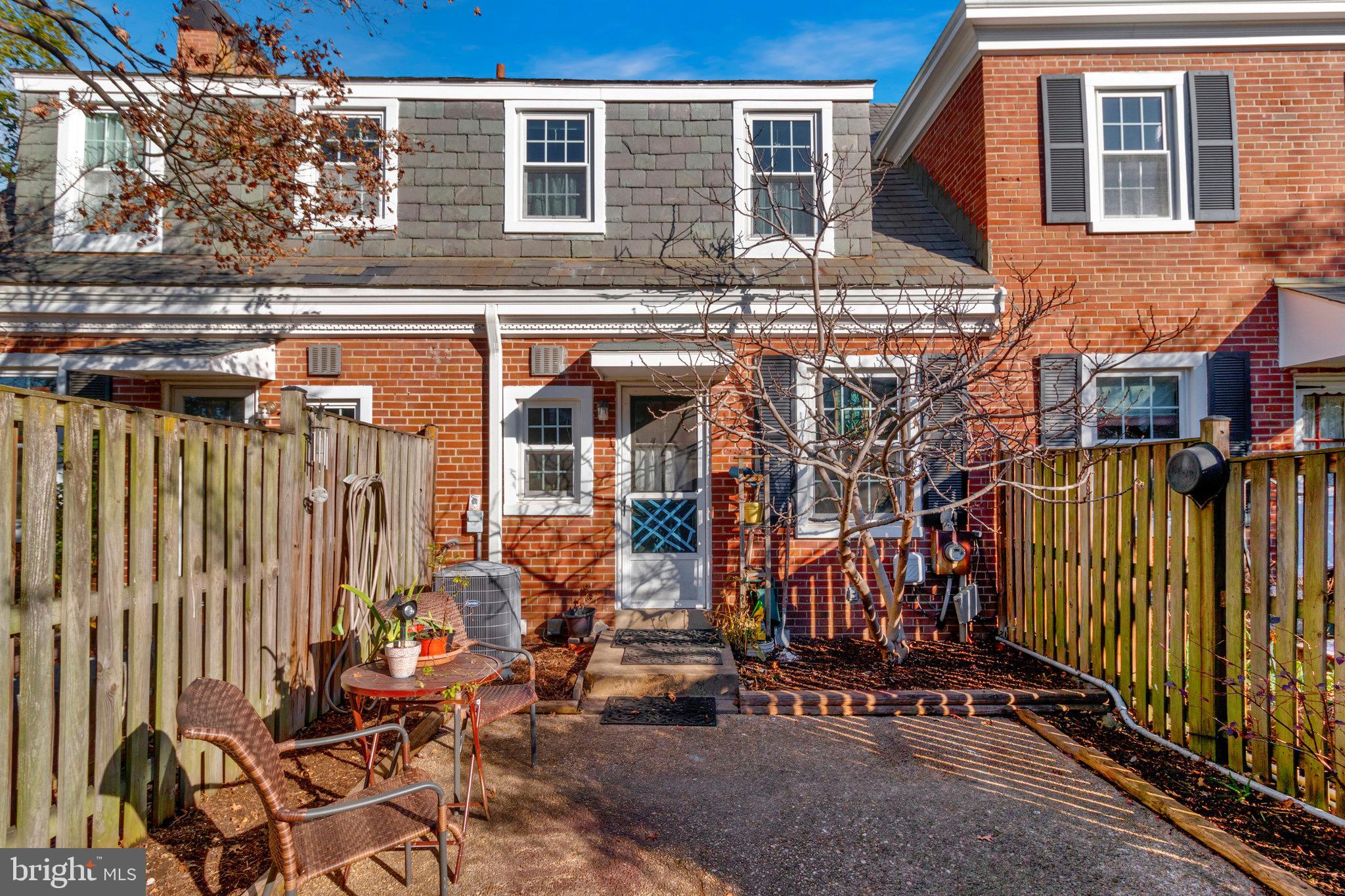 FAIRLINGTON ARBORS - Residential