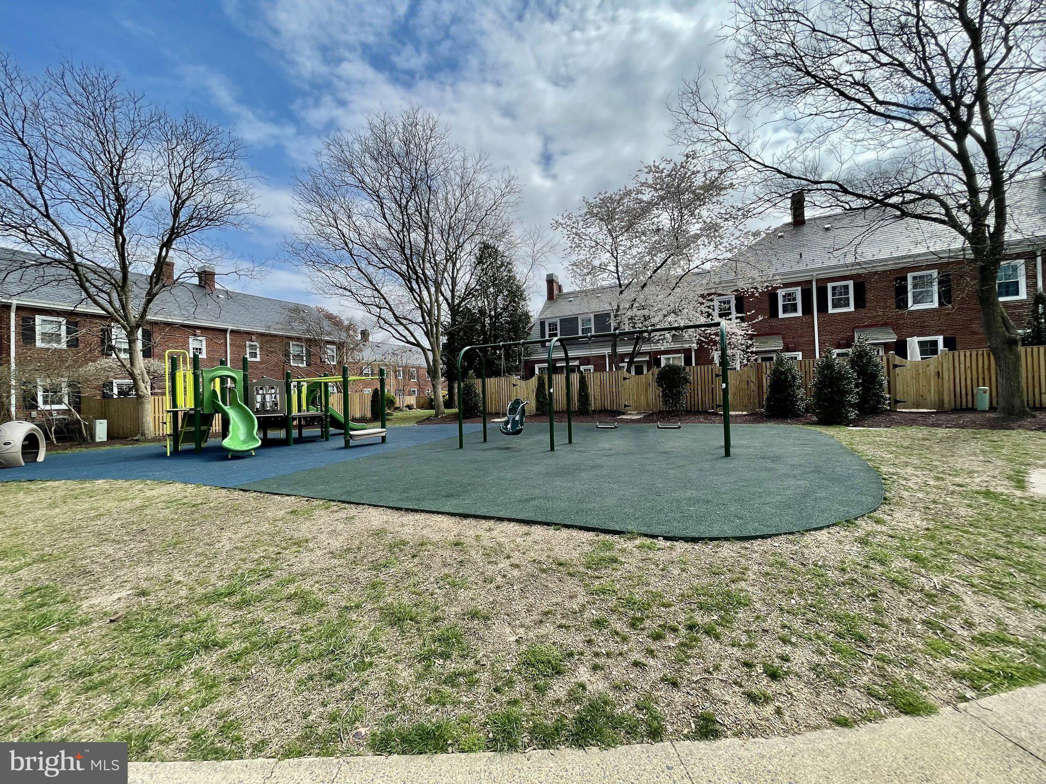 FAIRLINGTON ARBORS - Residential