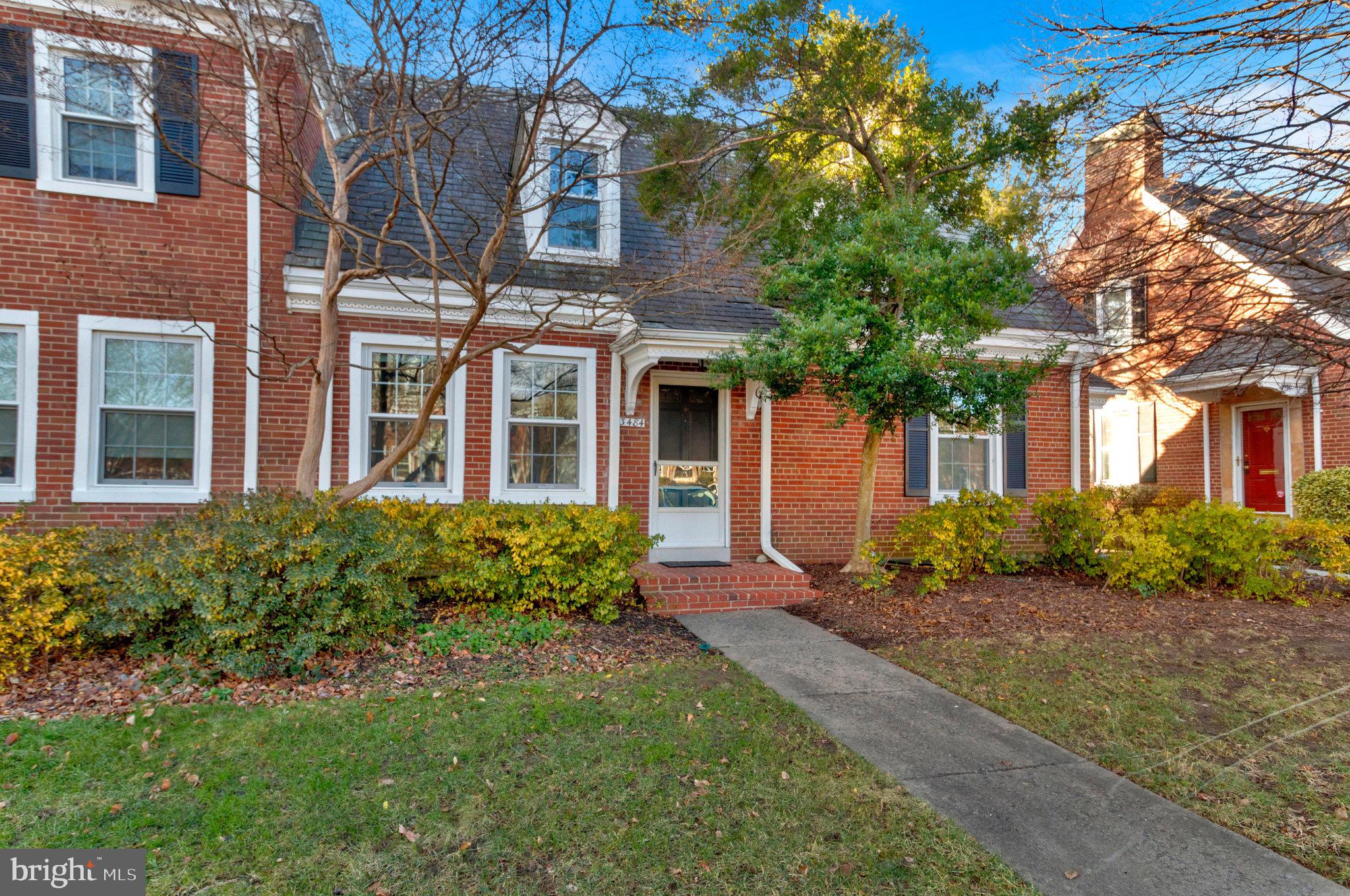 FAIRLINGTON ARBORS - Residential