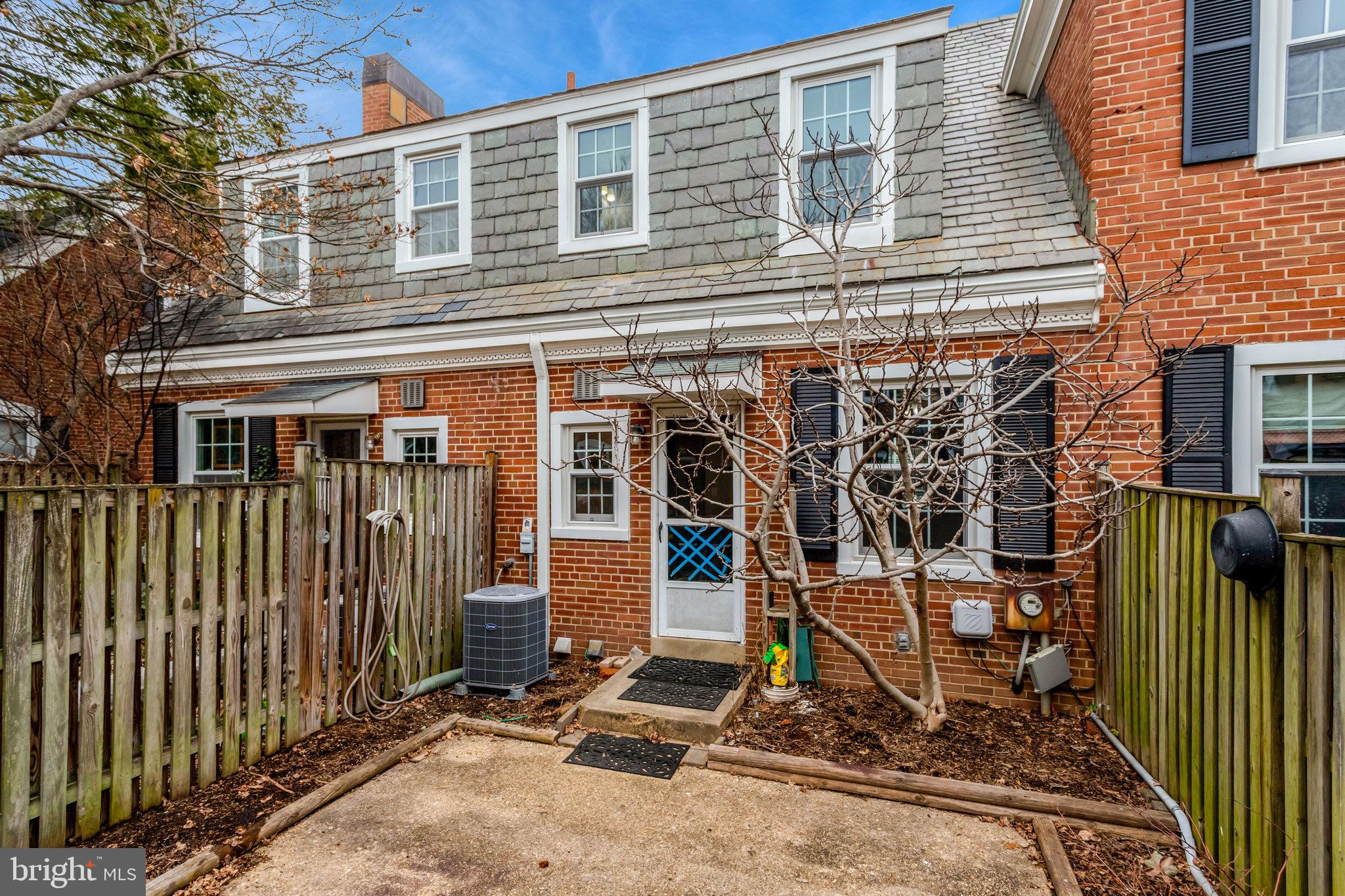 FAIRLINGTON ARBORS - Residential