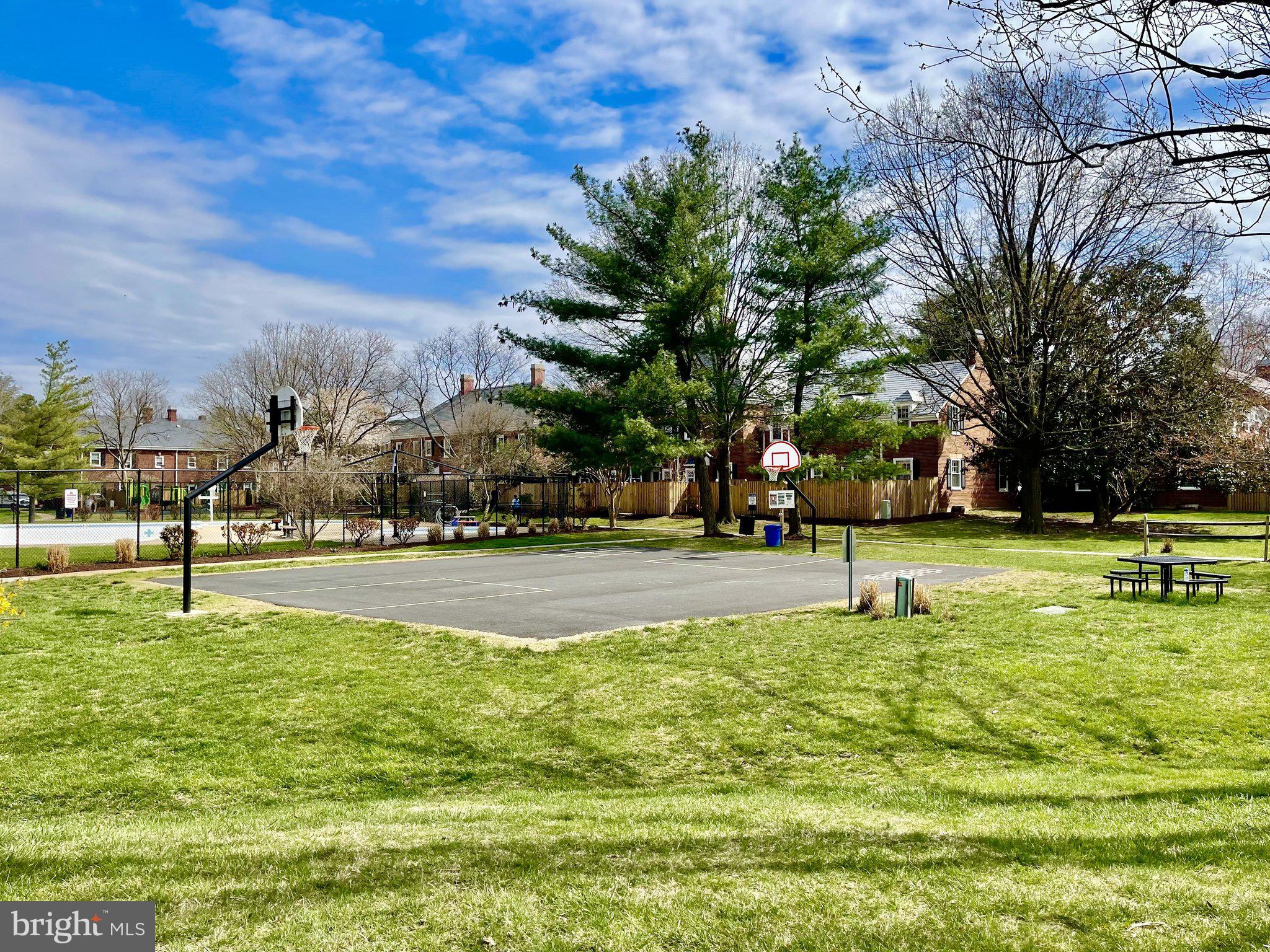 FAIRLINGTON ARBORS - Residential