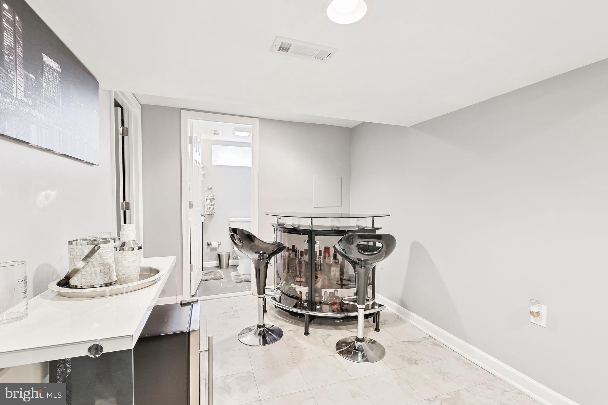 NORTHWOOD - Residential