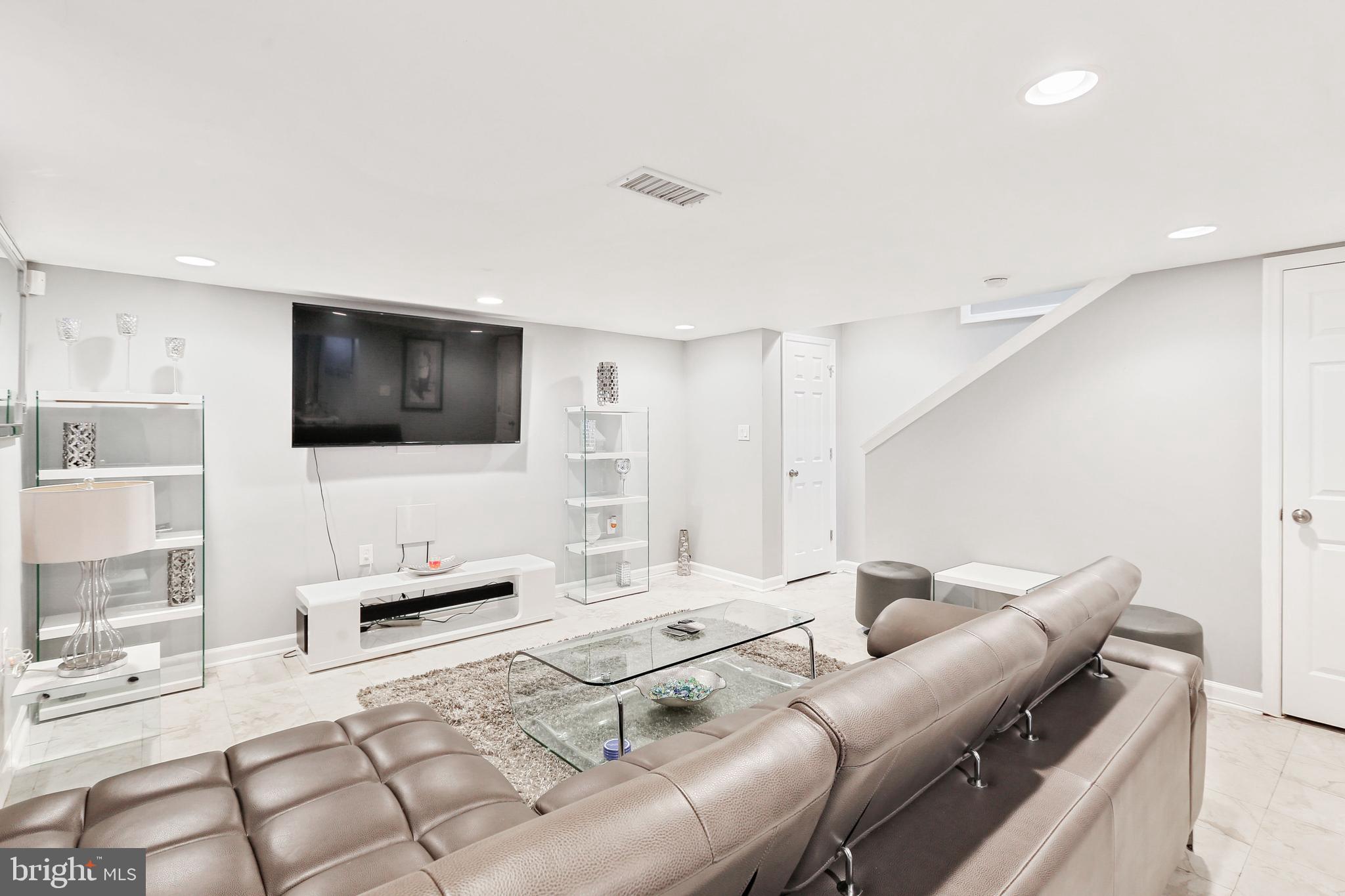 NORTHWOOD - Residential