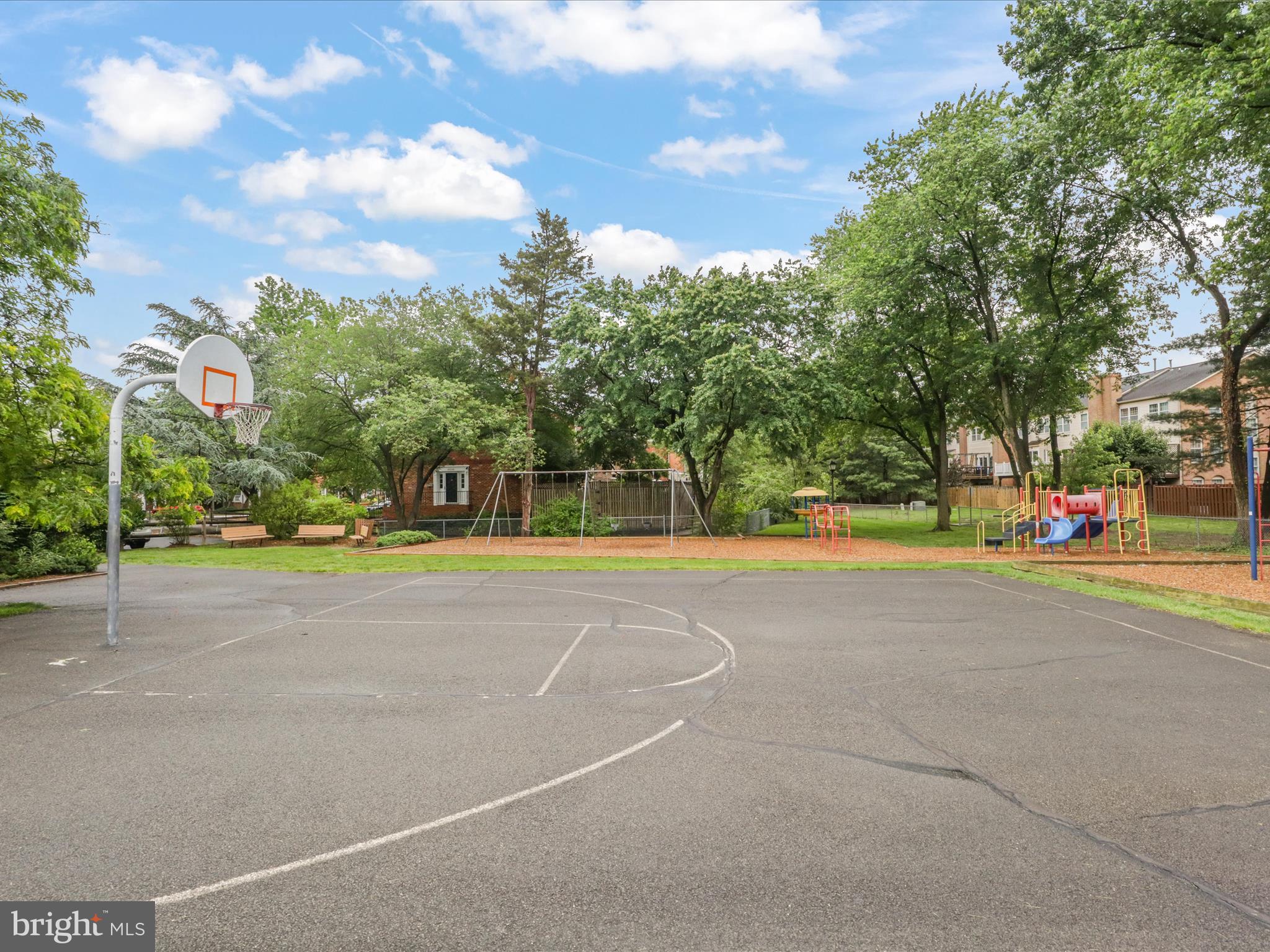 GEORGETOWN WOODS - Residential