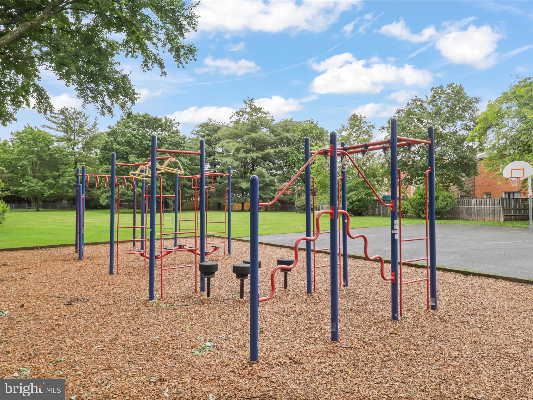 GEORGETOWN WOODS - Residential