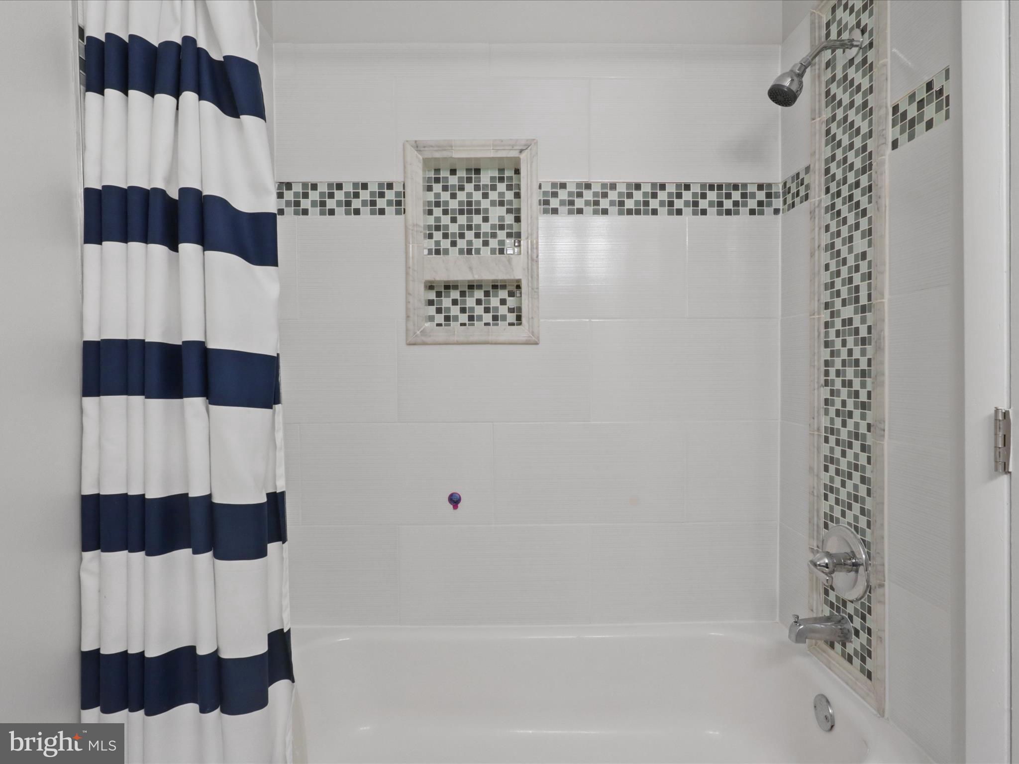 GEORGETOWN WOODS - Residential