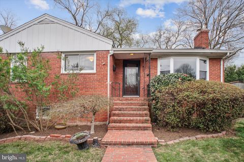 869 PATRICK HENRY DRIVE ARLINGTON VA 22205