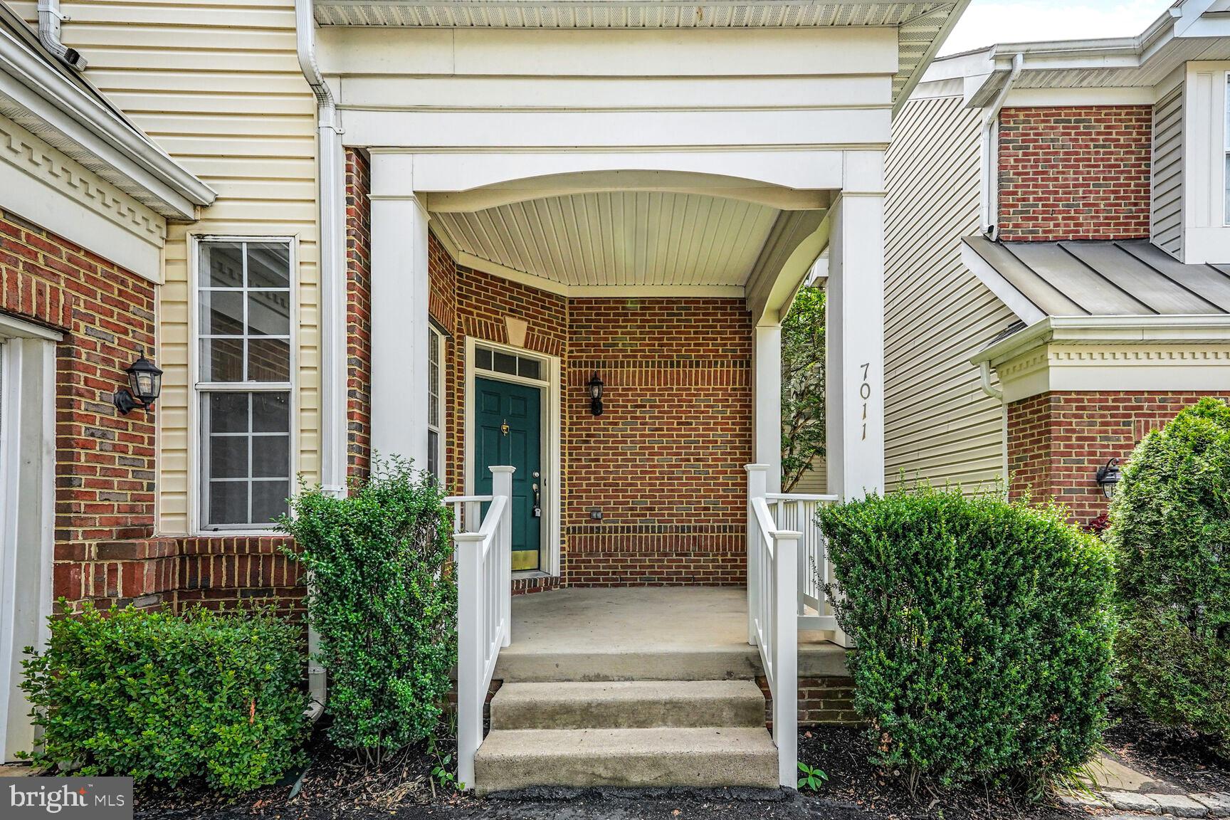7011 LAWNWOOD COURT