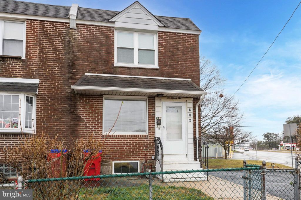 Photo of 682 2nd Avenue, BRISTOL, PA 19007 (MLS # PABU2111320)