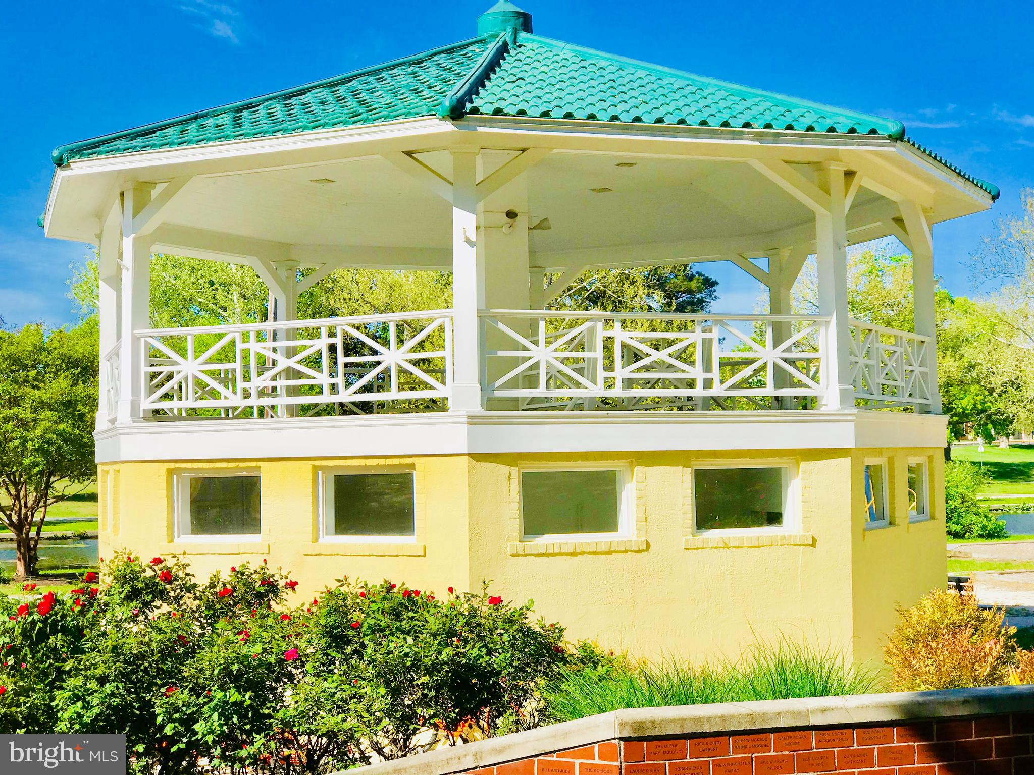 HARBOR POINTE - Residential