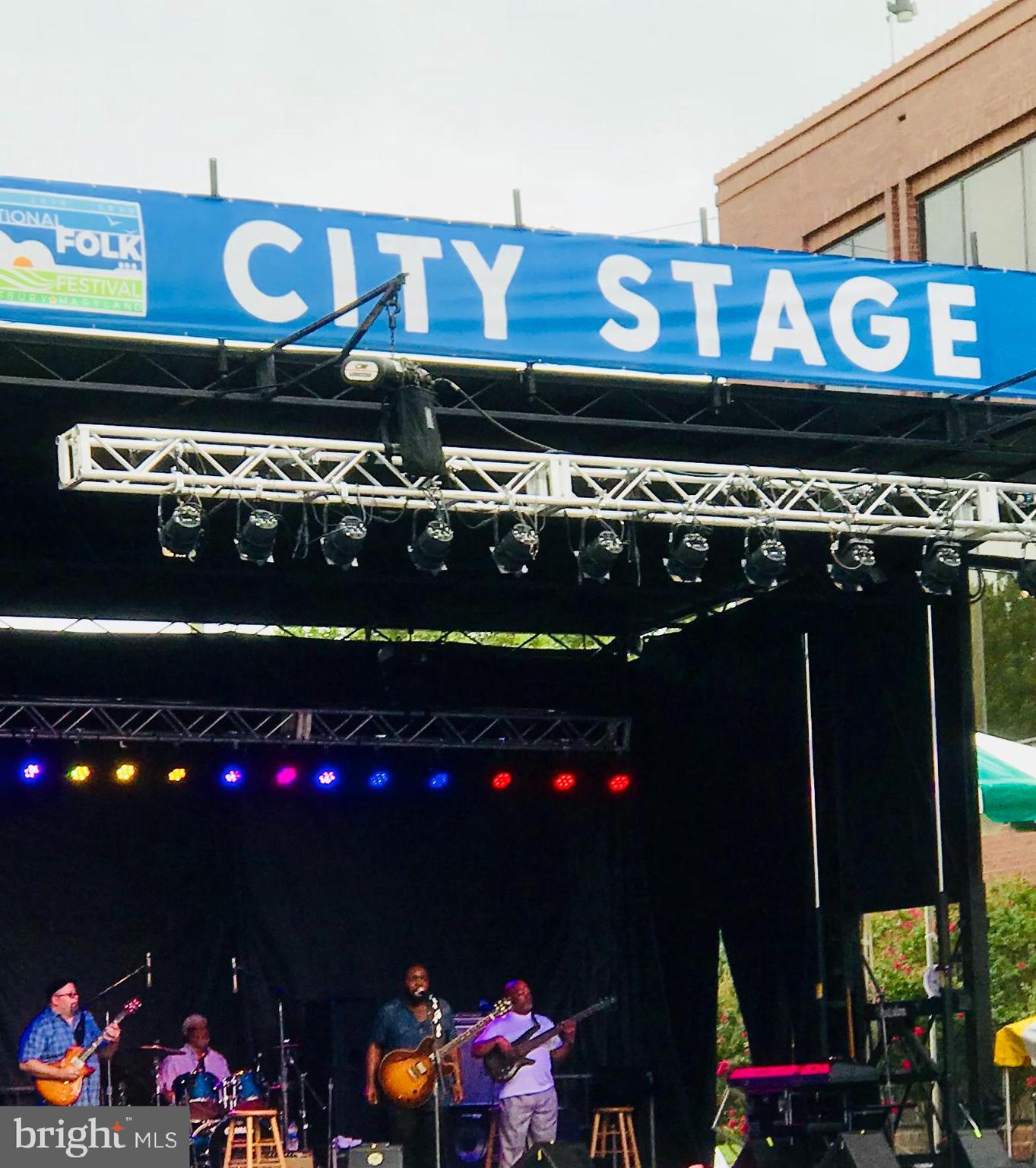 HARBOR POINTE - Residential