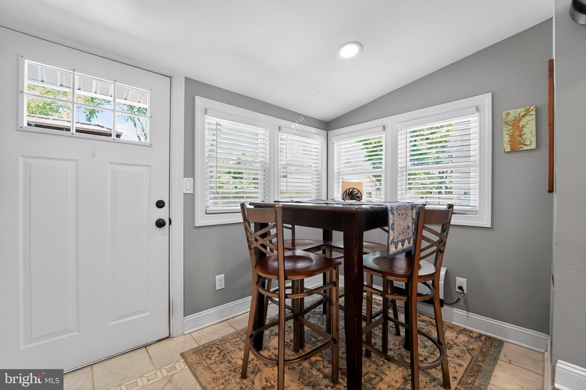 STEVENSVILLE - Residential