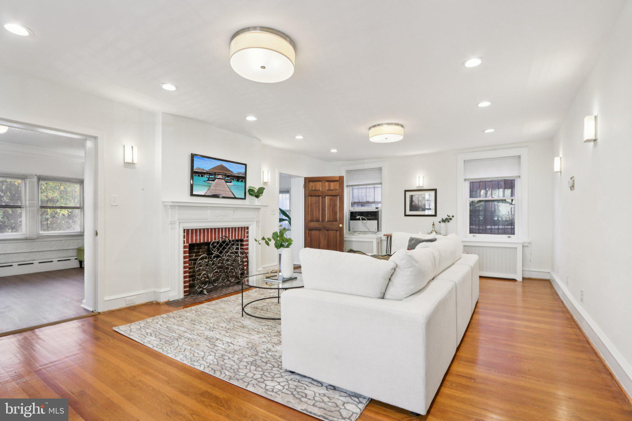 UNIVERSITY CITY - Residential