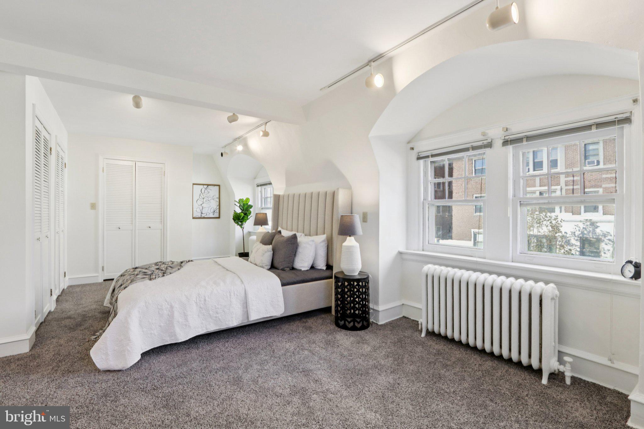 UNIVERSITY CITY - Residential