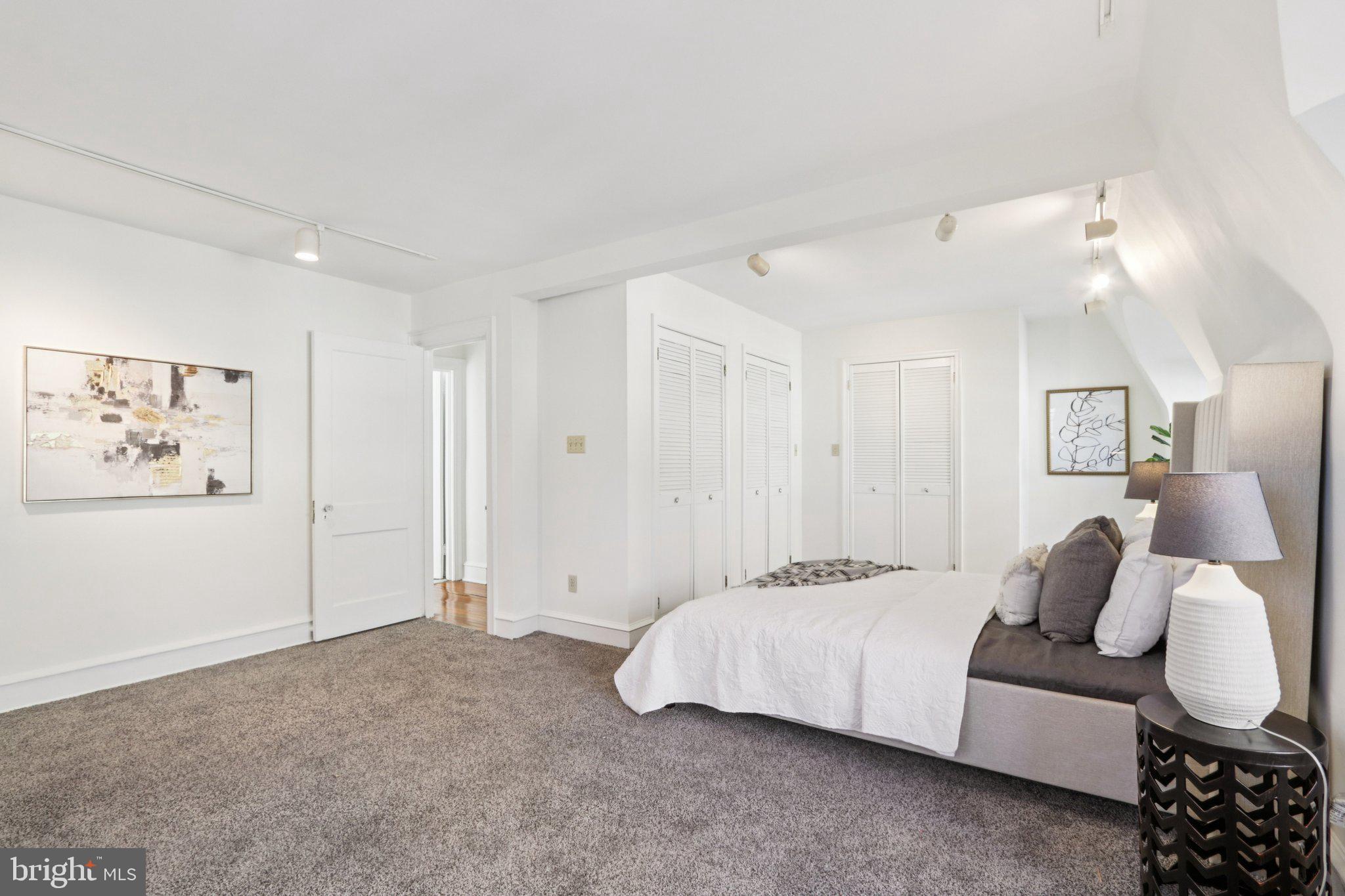 UNIVERSITY CITY - Residential