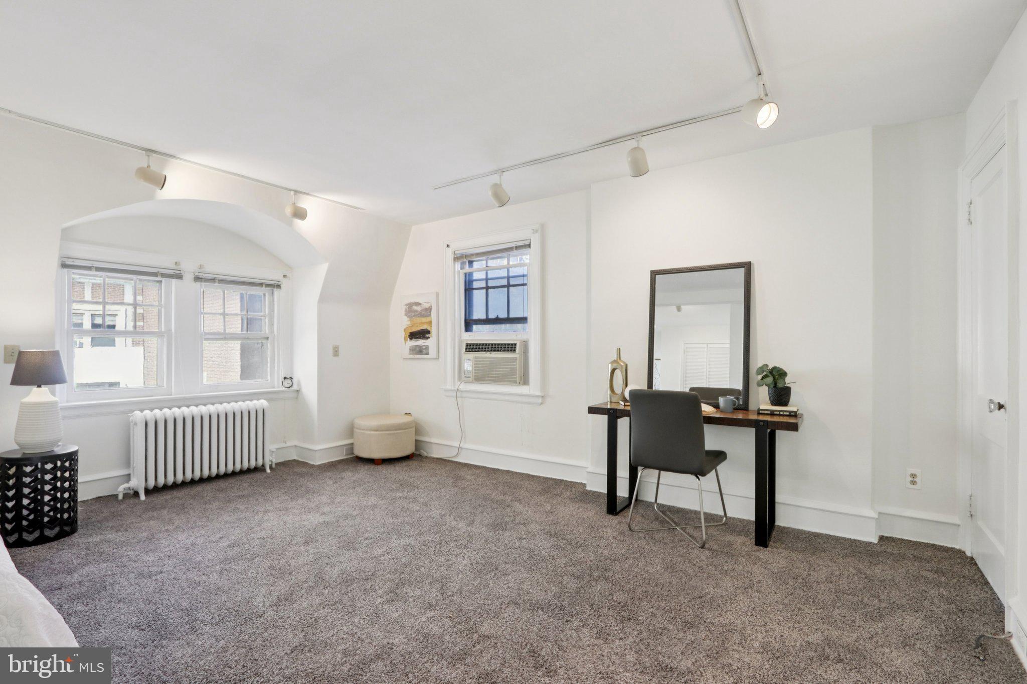 UNIVERSITY CITY - Residential