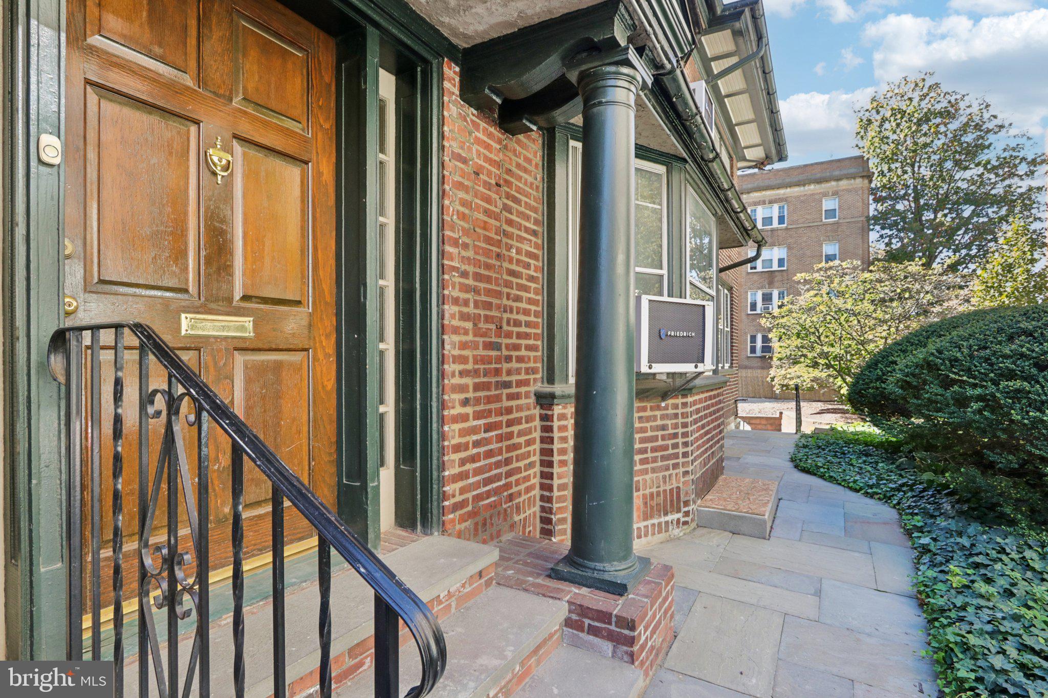 UNIVERSITY CITY - Residential