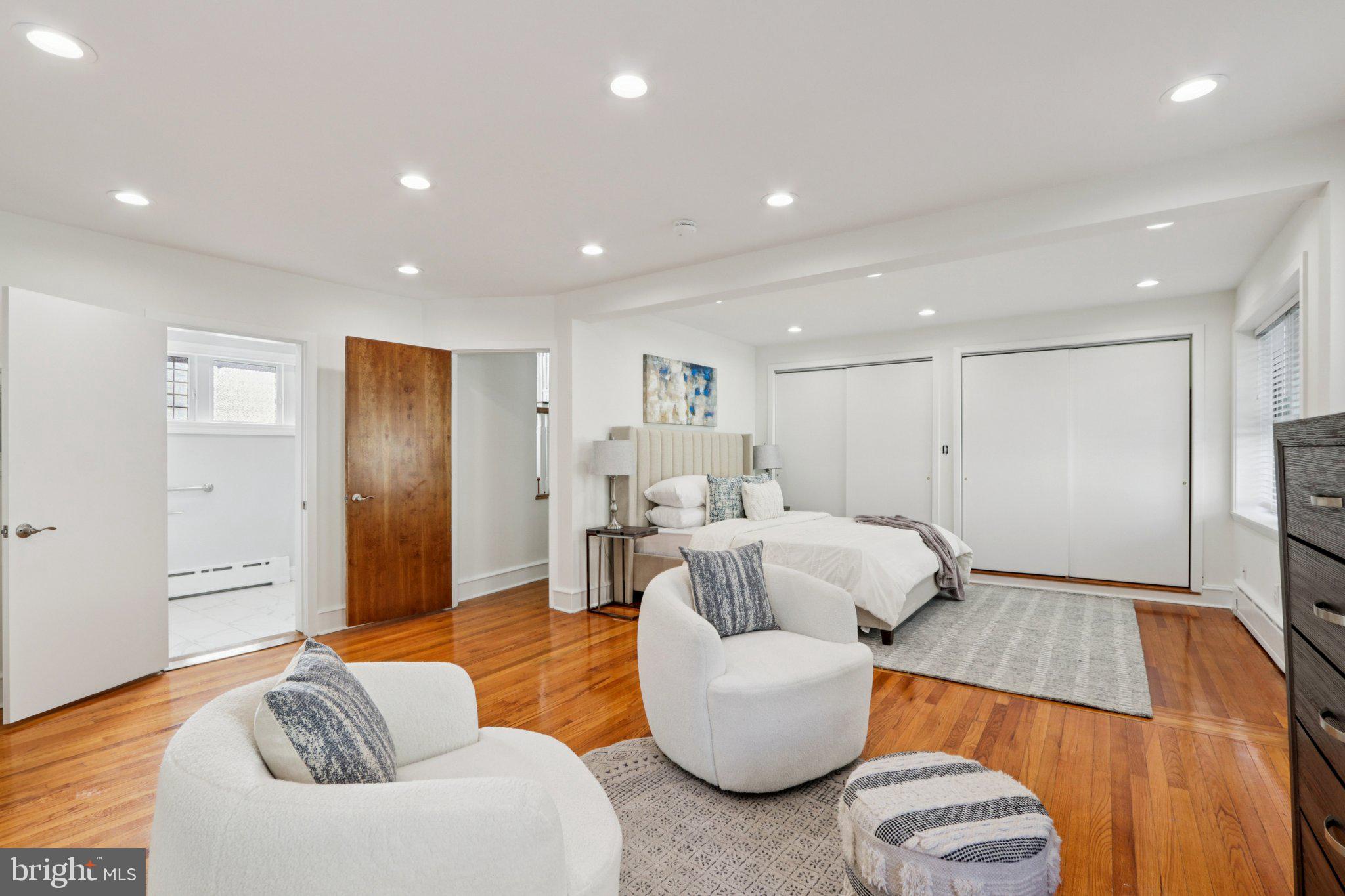 UNIVERSITY CITY - Residential