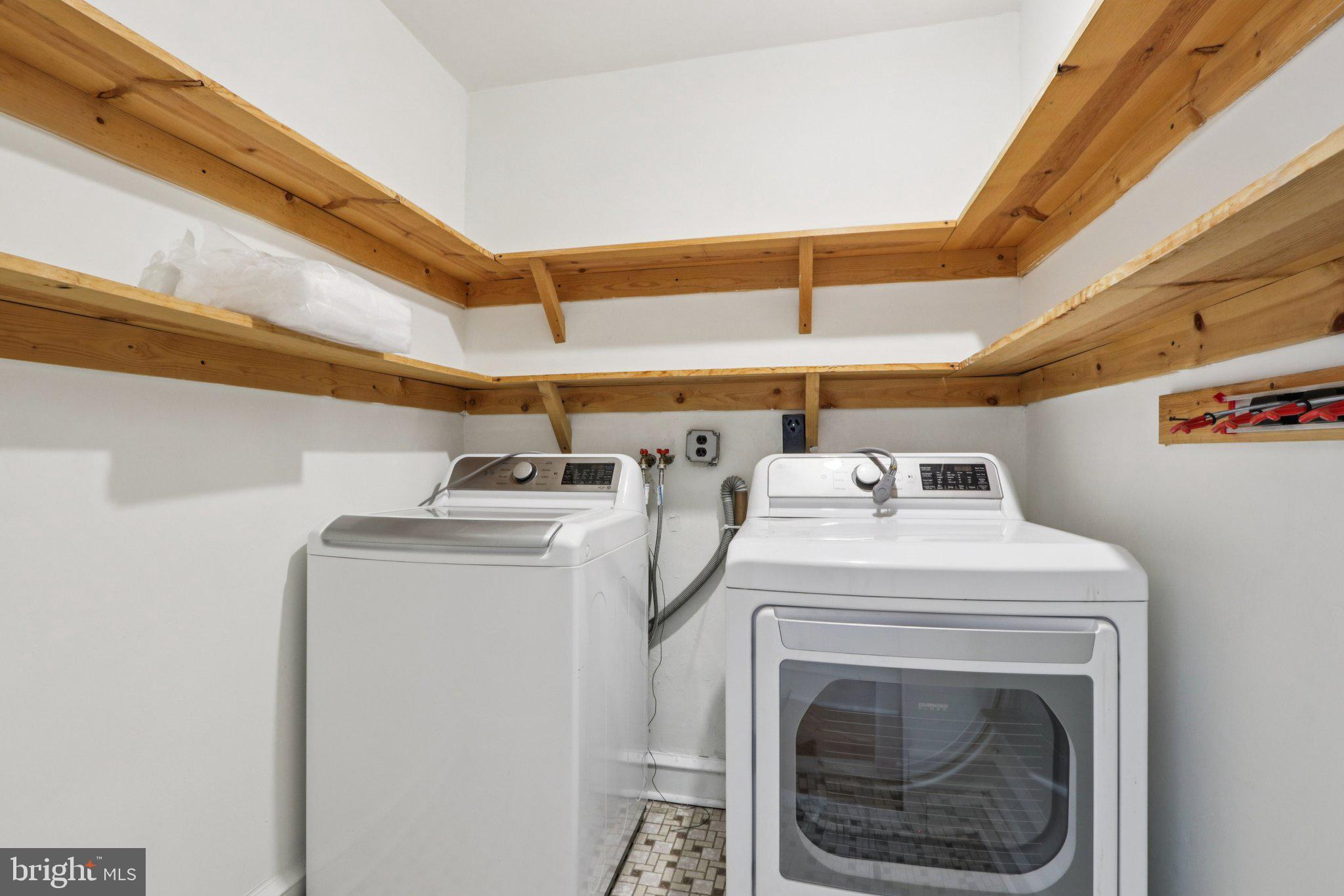 UNIVERSITY CITY - Residential