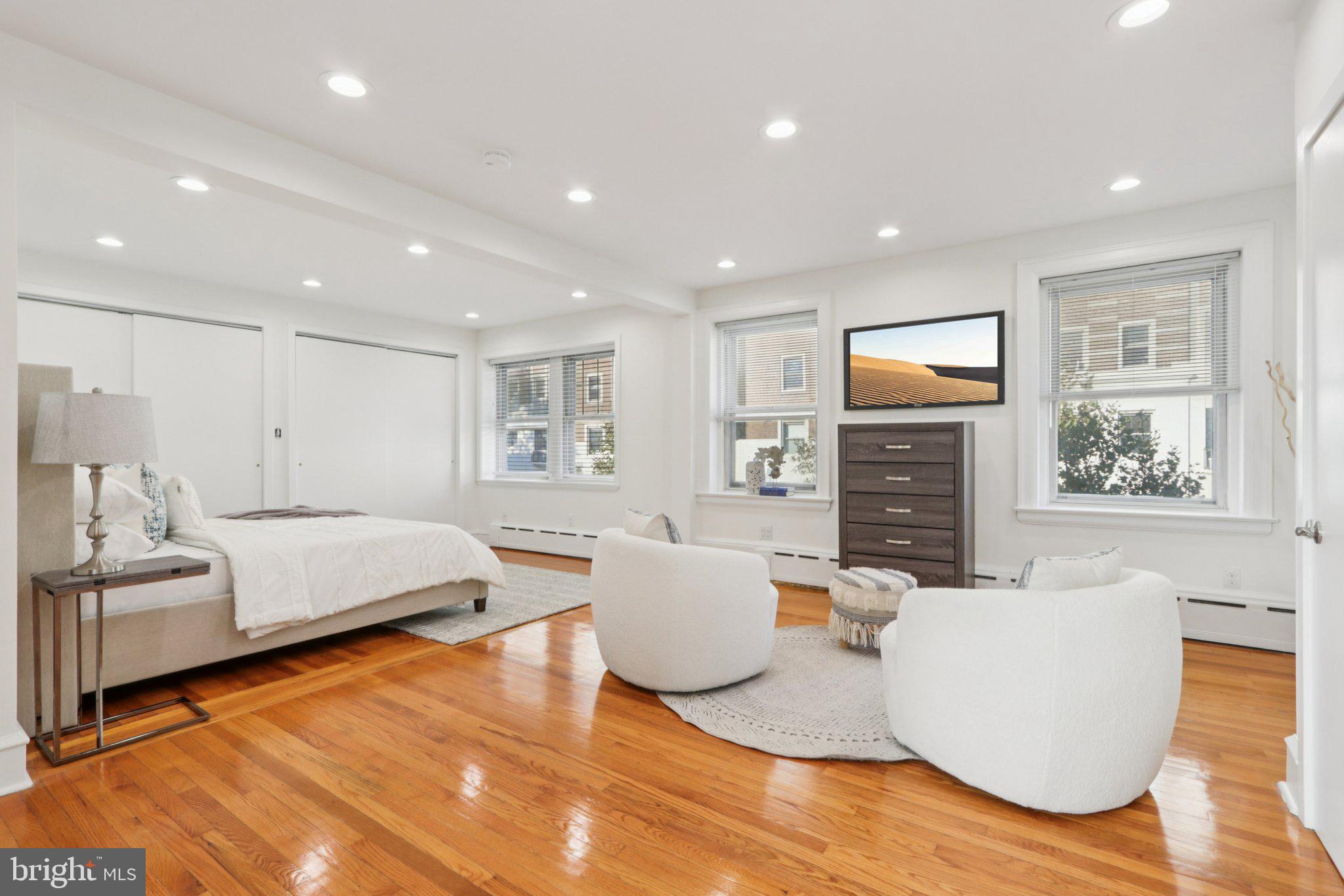 UNIVERSITY CITY - Residential