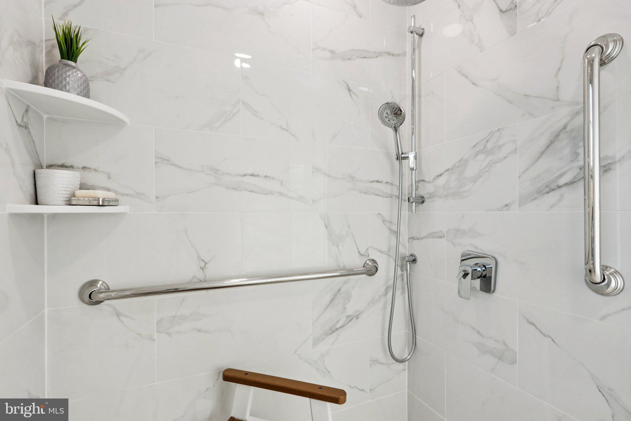 UNIVERSITY CITY - Residential