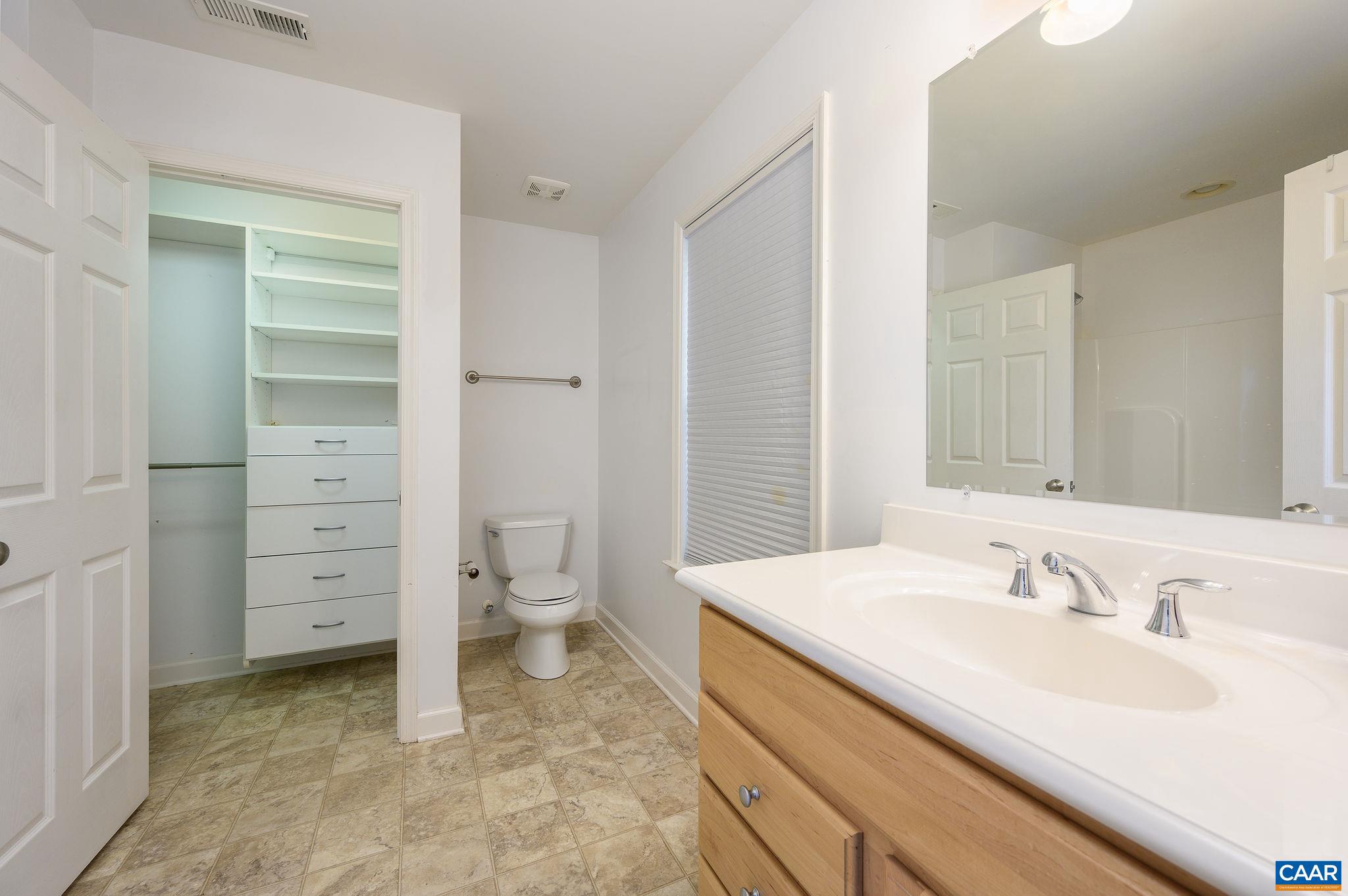 DUNLORA - Residential