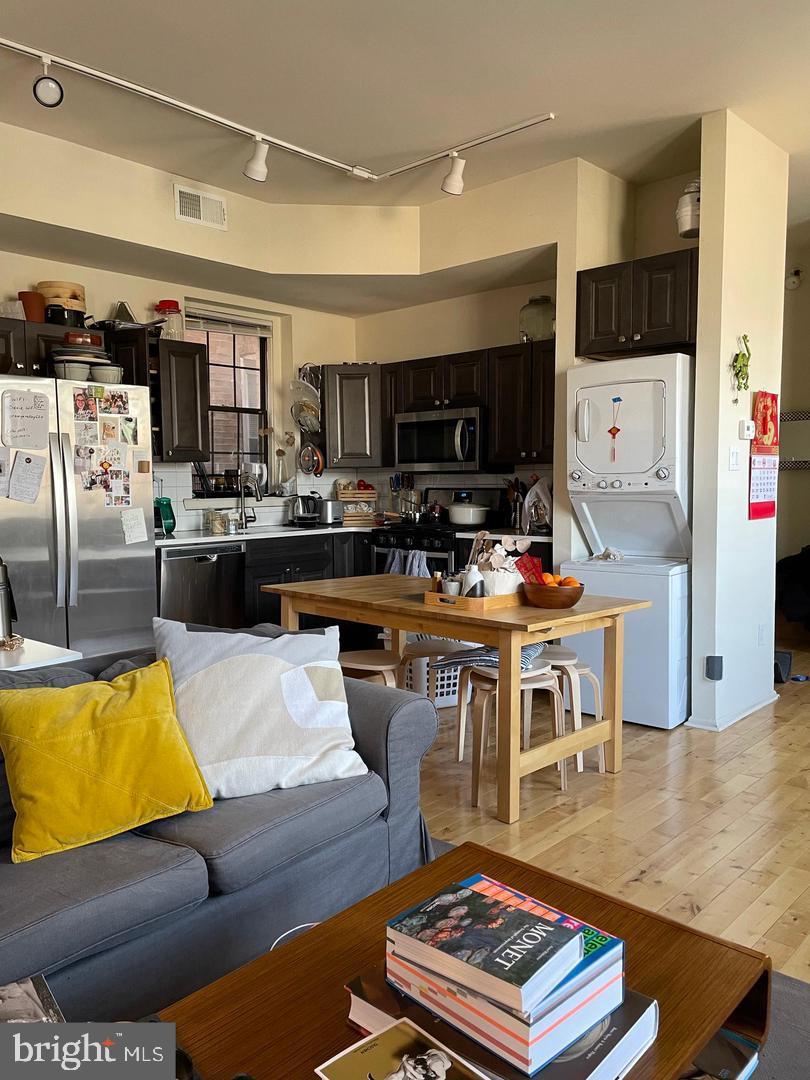 SOCIETY HILL - Residential Lease