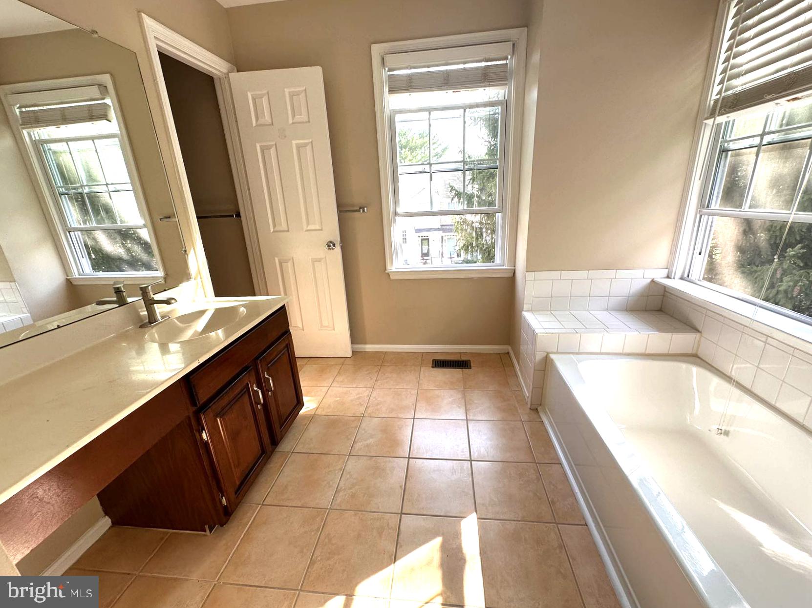 THE REACH - Residential Lease