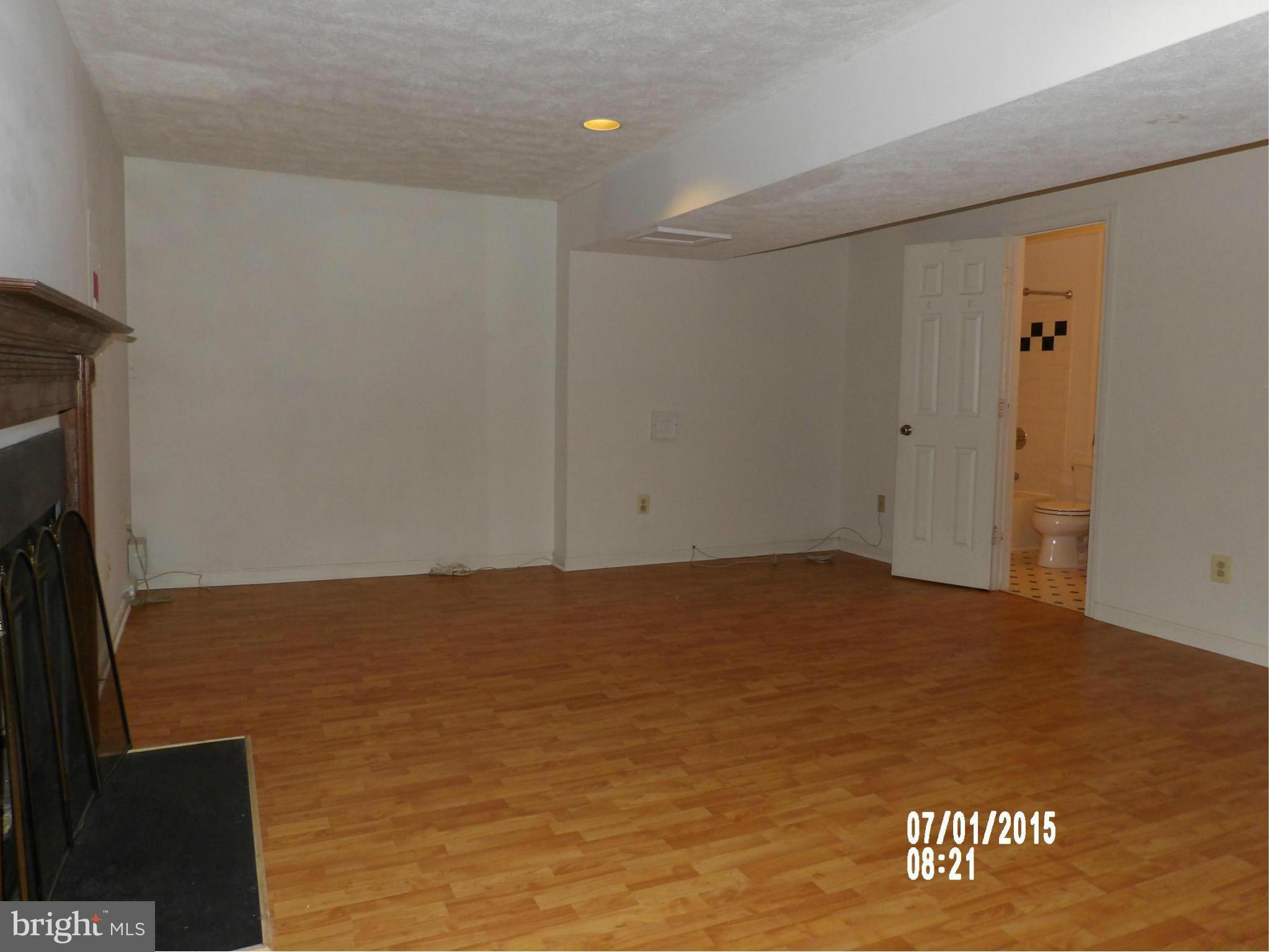 ENGLEWOOD MEWS - Residential Lease