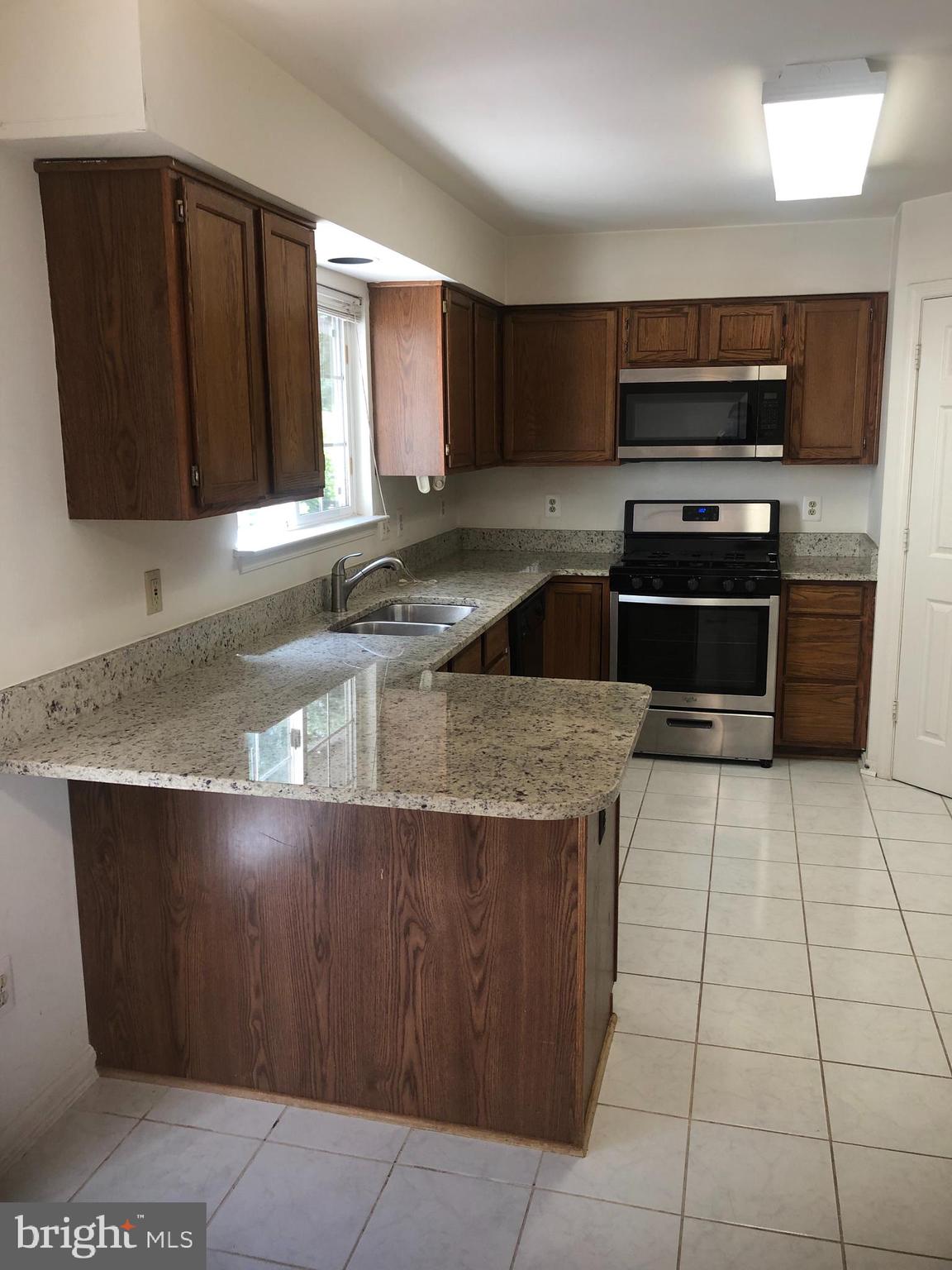 ENGLEWOOD MEWS - Residential Lease