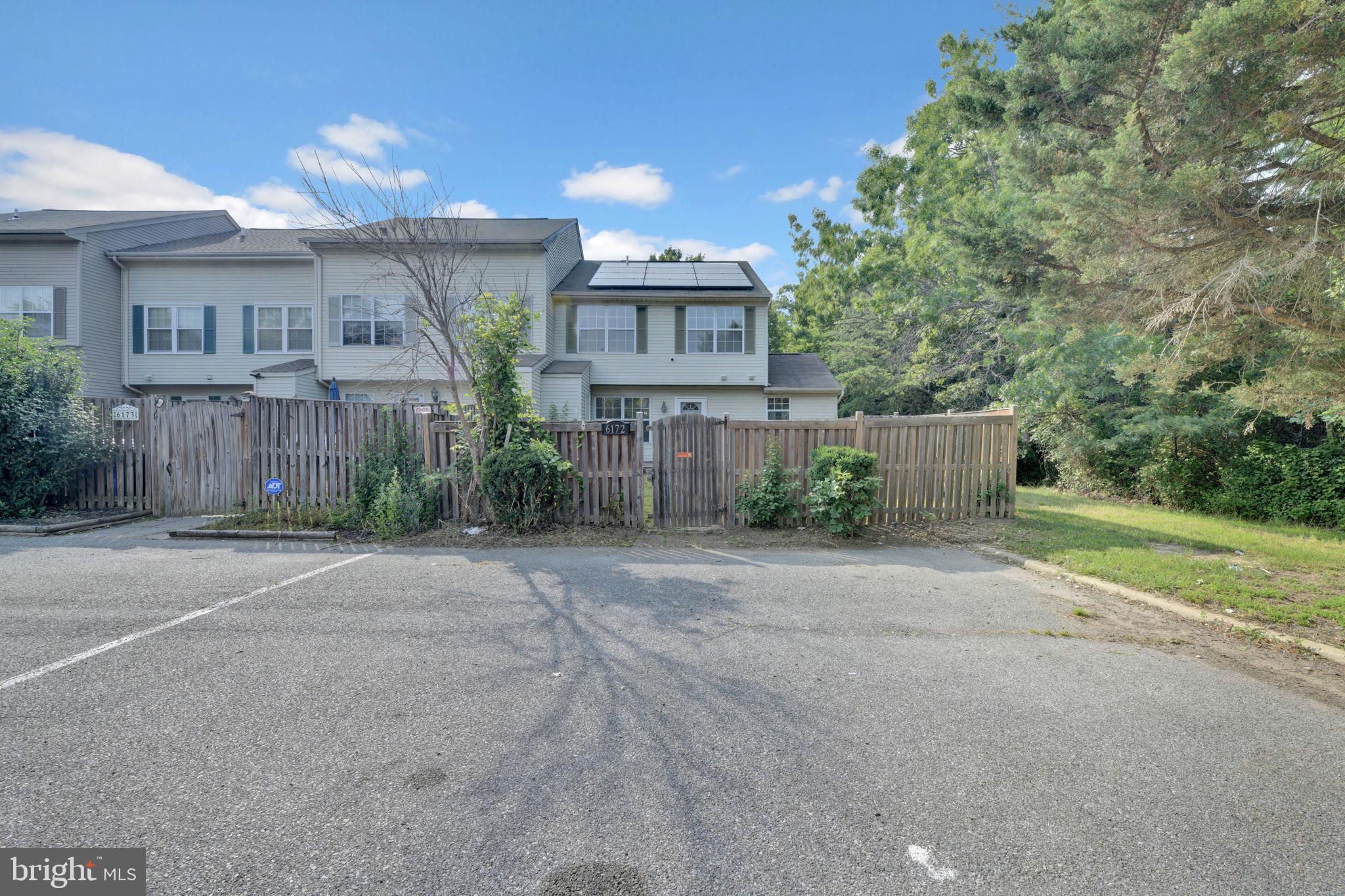 ST CHARLES HAMPSHIRE - Residential