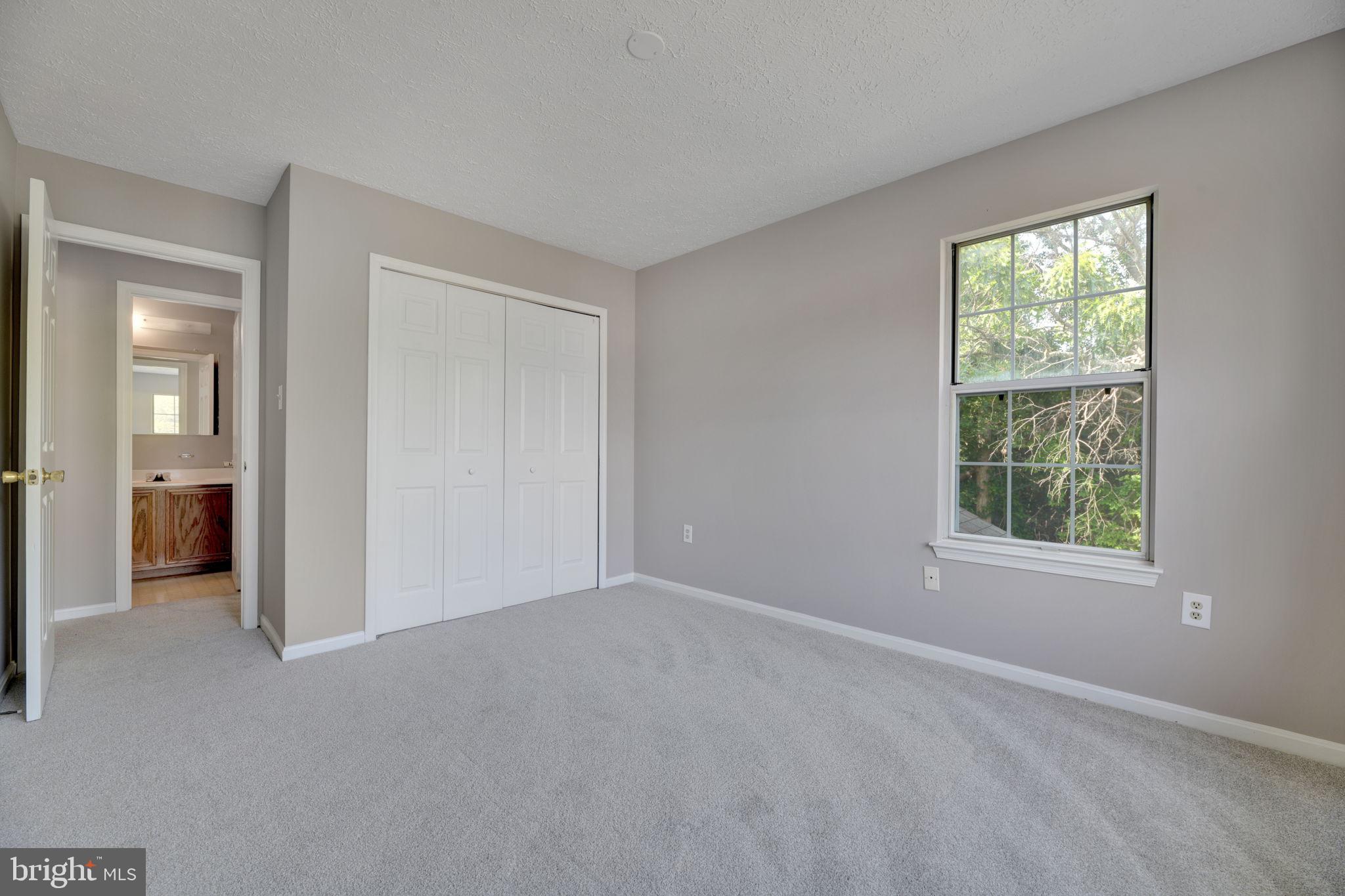 ST CHARLES HAMPSHIRE - Residential