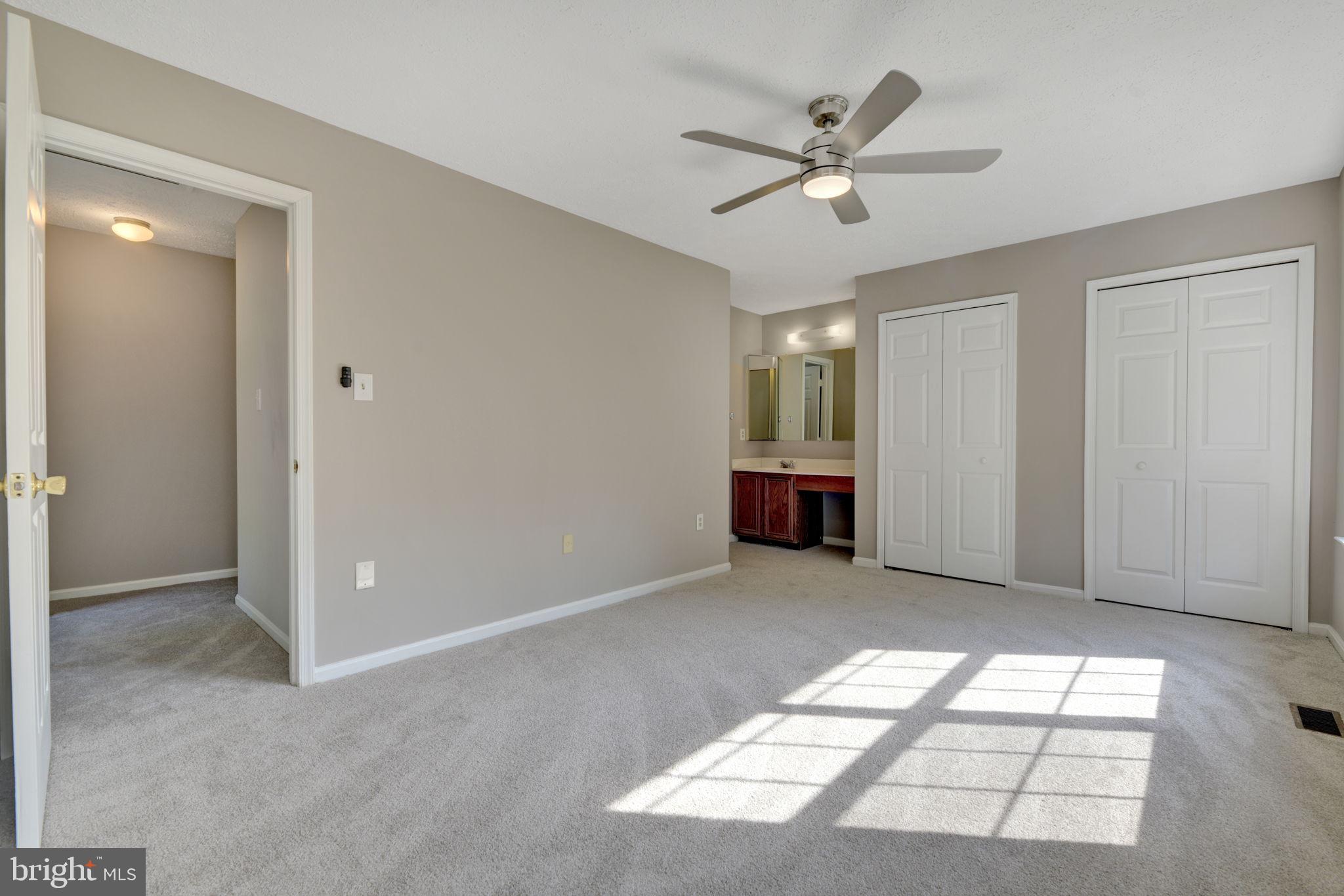 ST CHARLES HAMPSHIRE - Residential