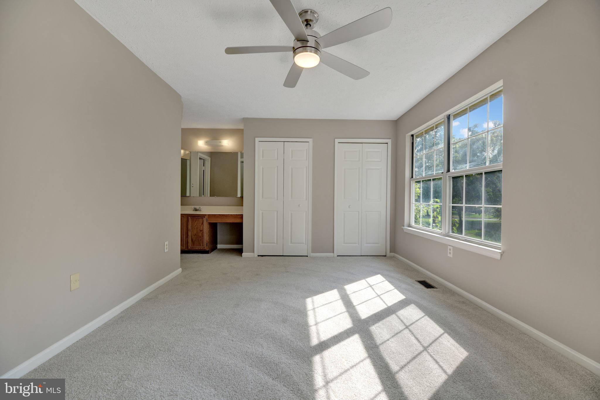 ST CHARLES HAMPSHIRE - Residential