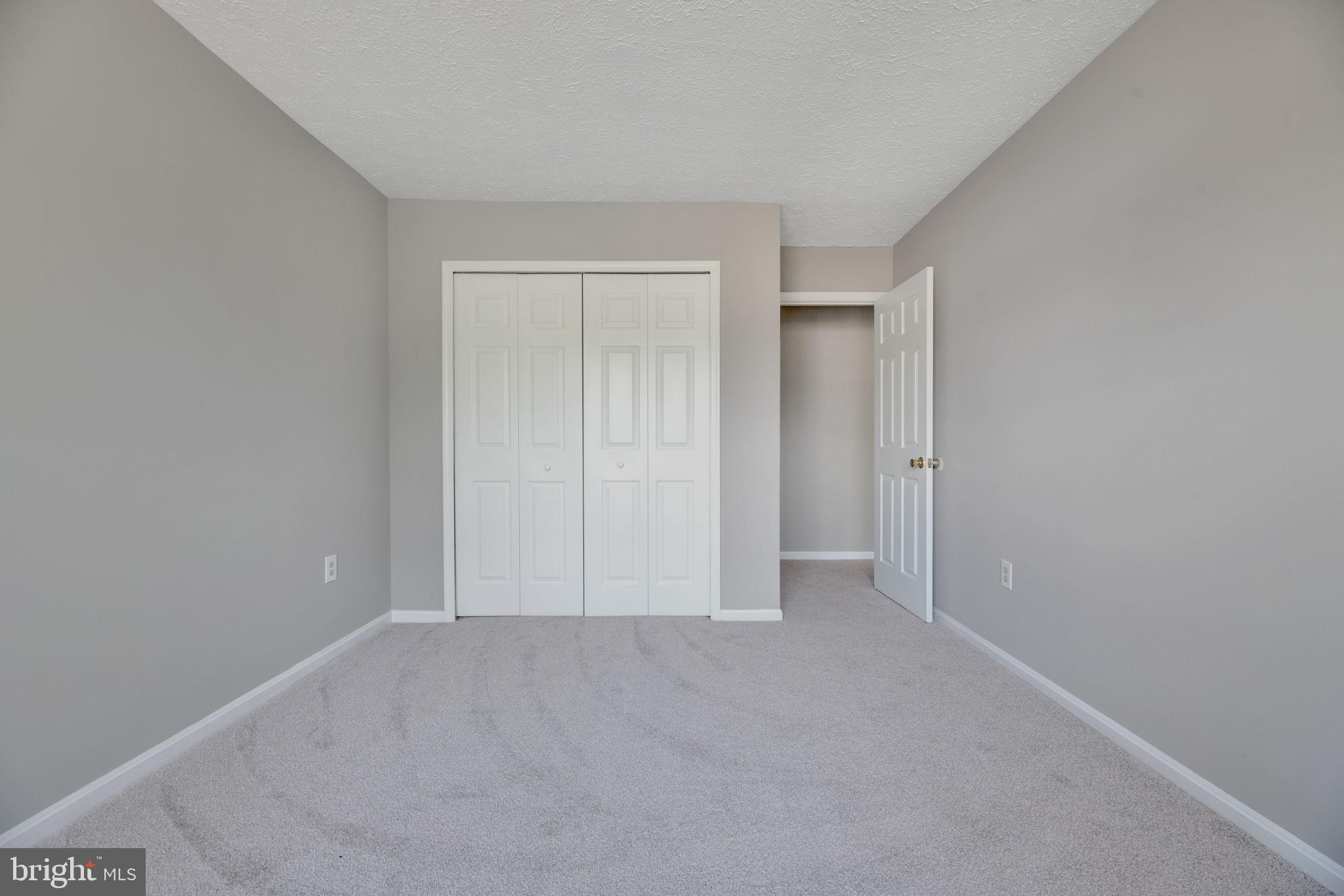 ST CHARLES HAMPSHIRE - Residential