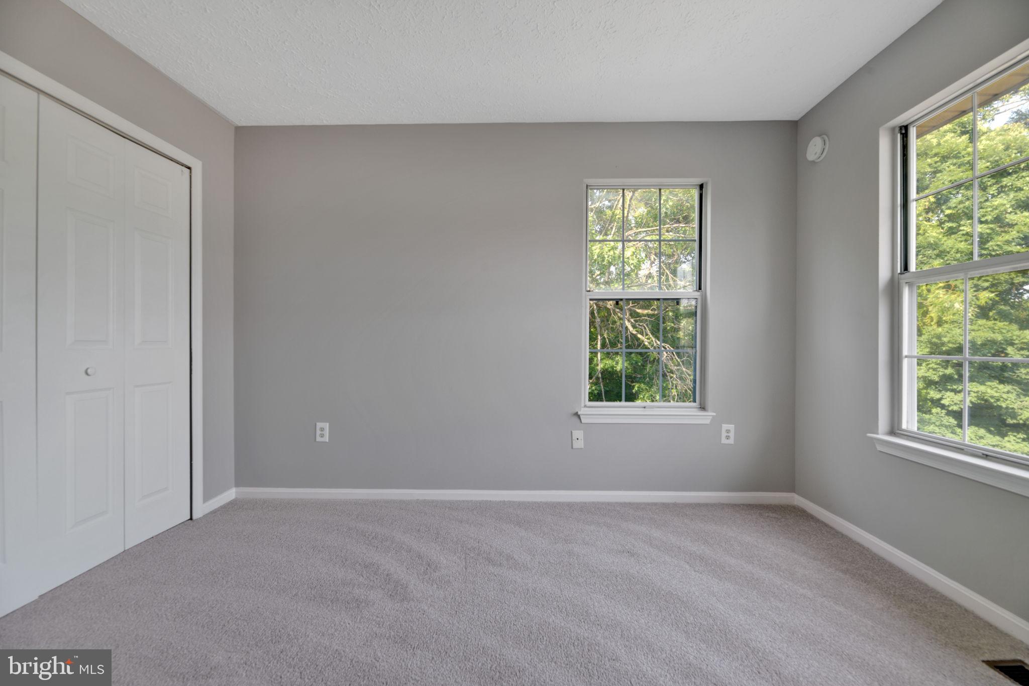 ST CHARLES HAMPSHIRE - Residential