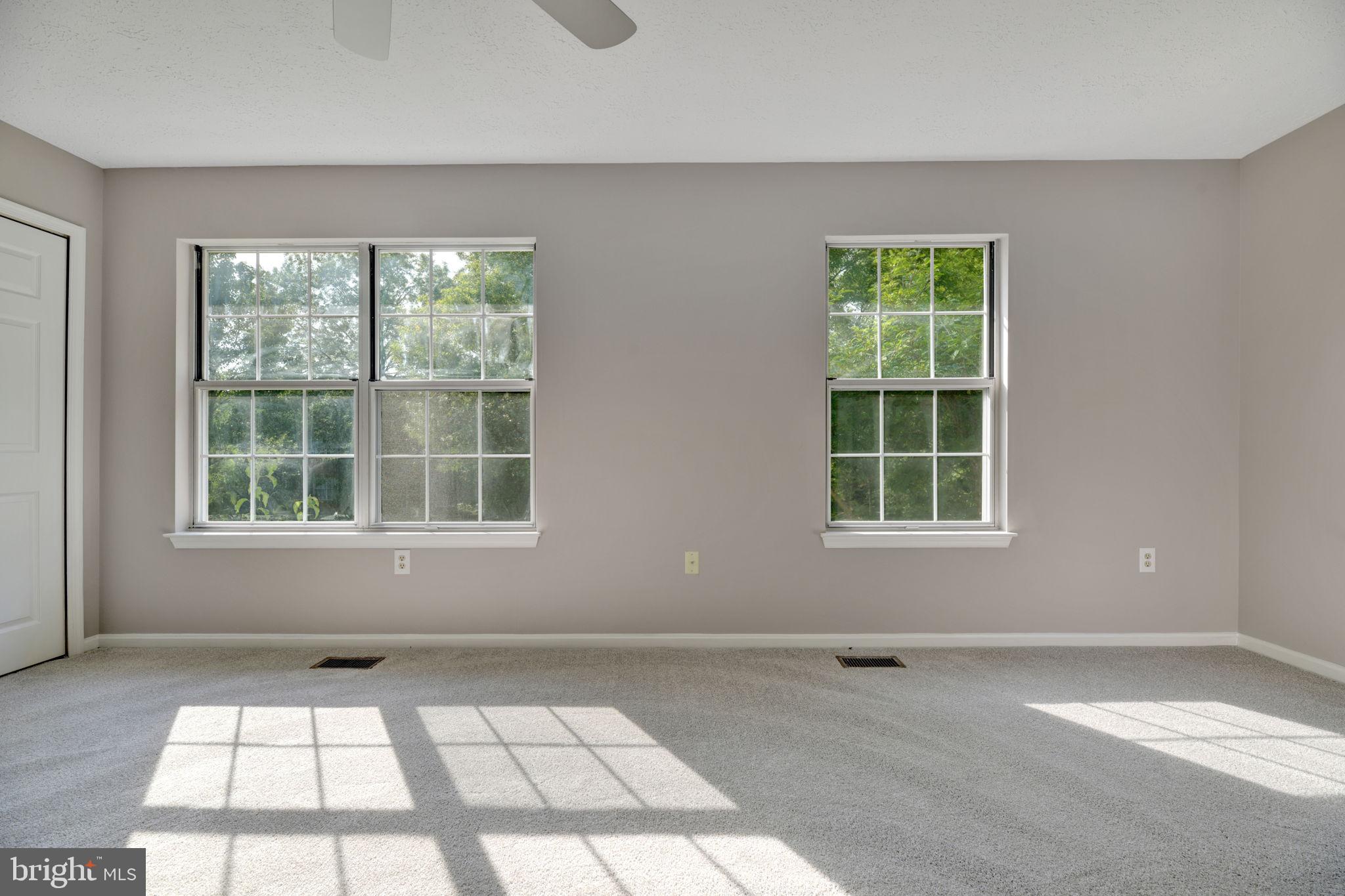 ST CHARLES HAMPSHIRE - Residential