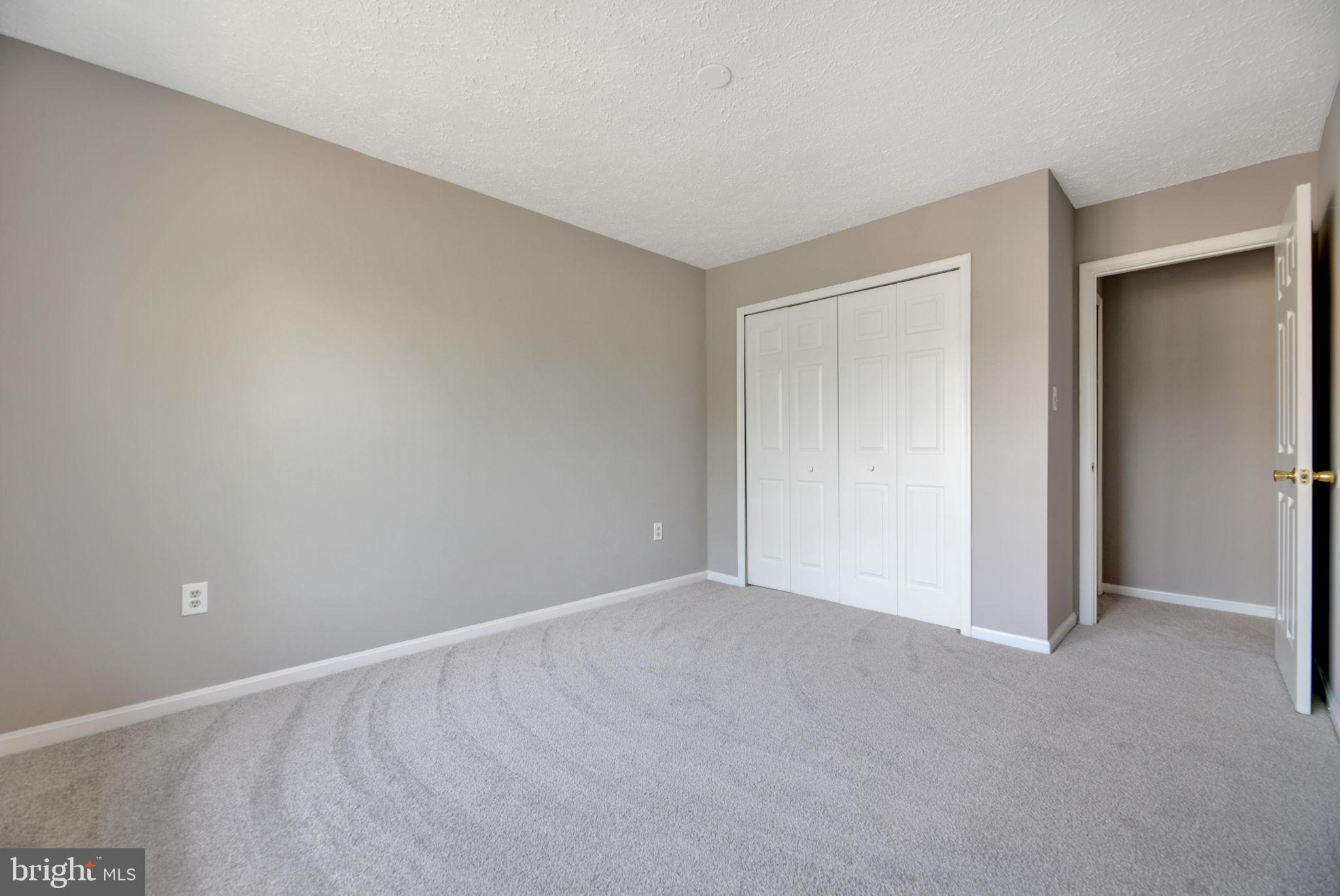 ST CHARLES HAMPSHIRE - Residential