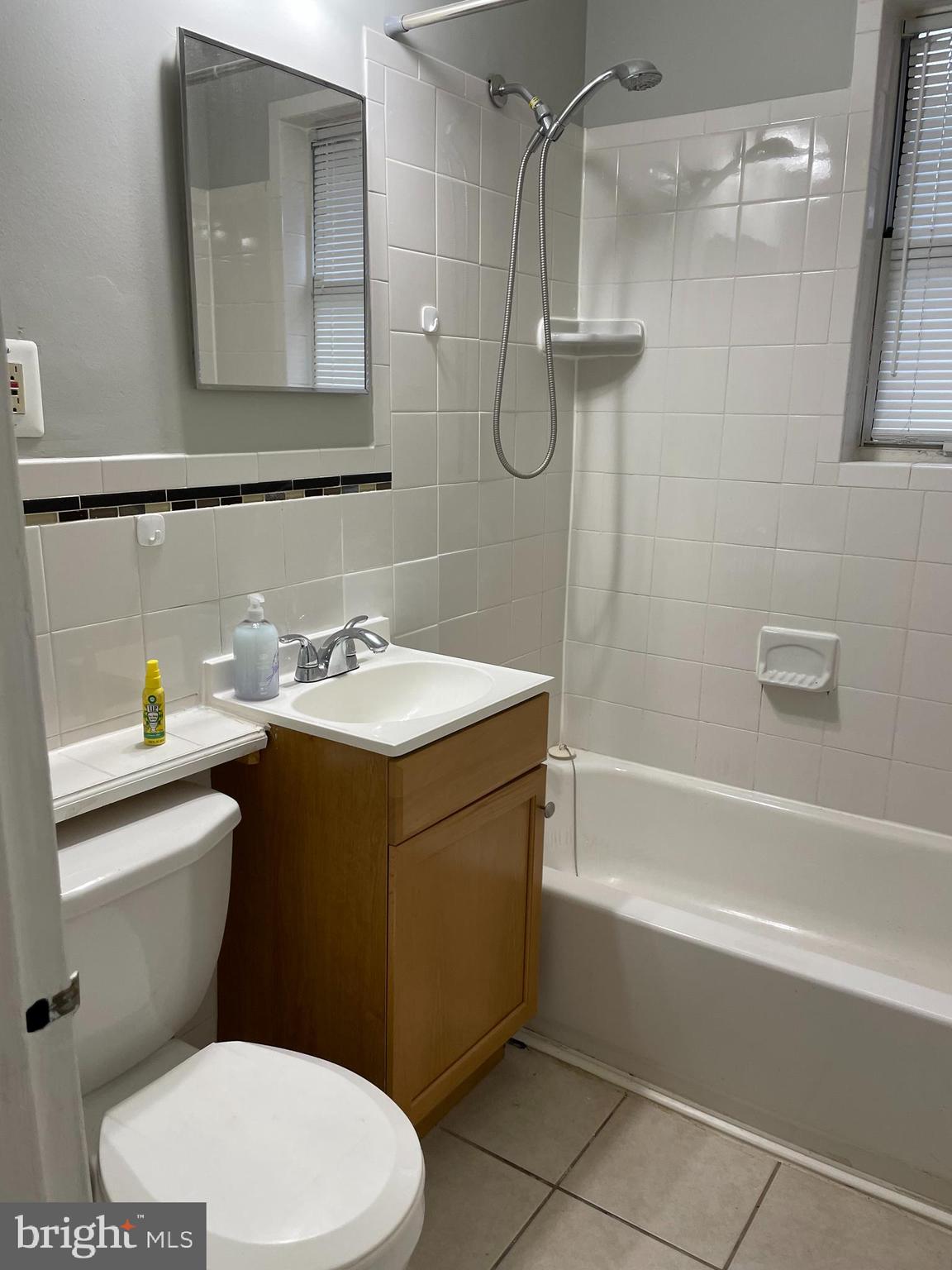 HOLLYBROOKE 2 - Residential Lease