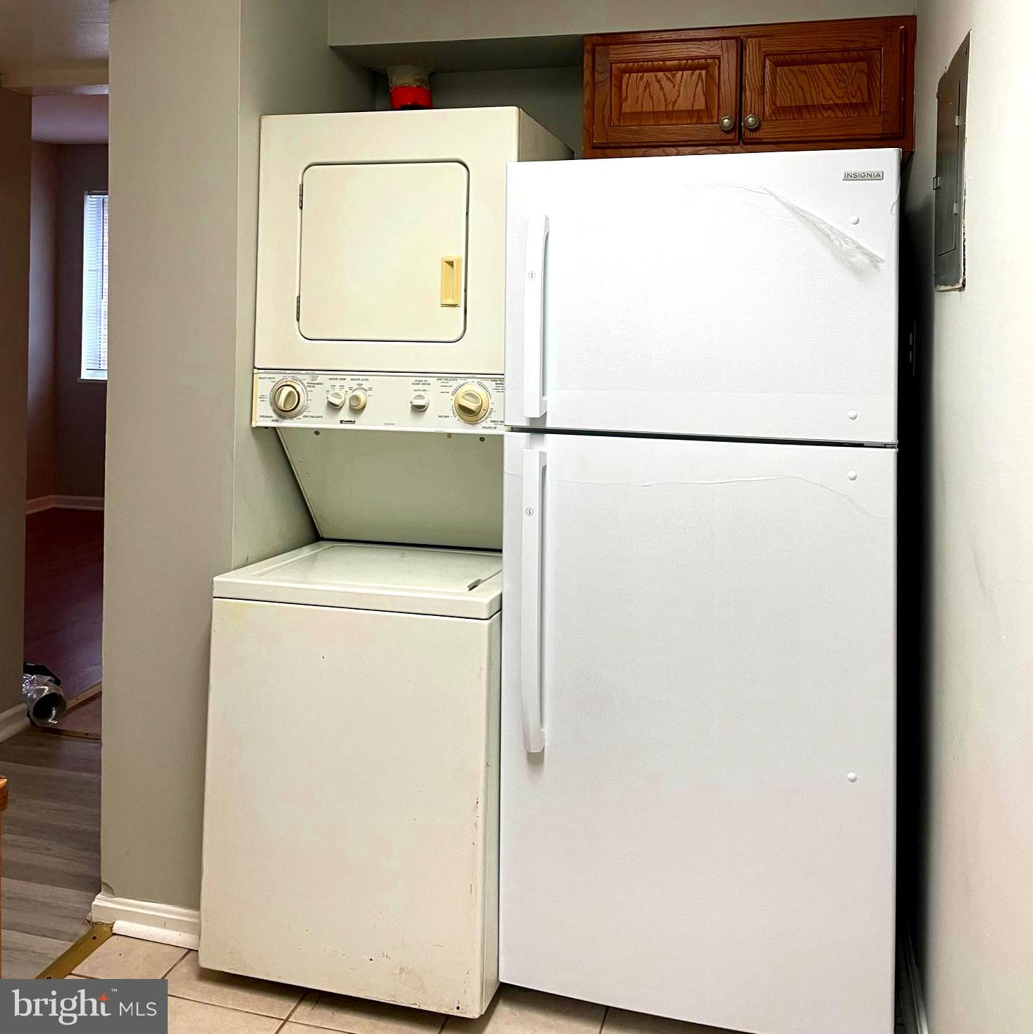 HOLLYBROOKE 2 - Residential Lease