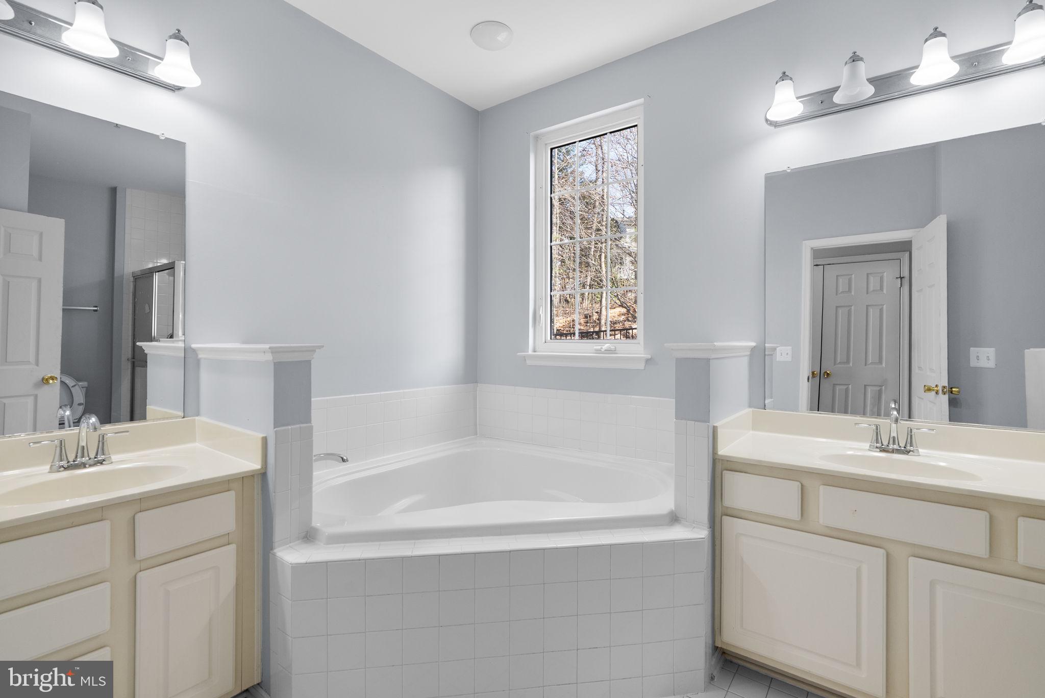 THE TOWNES CONDOMINIUM - Residential