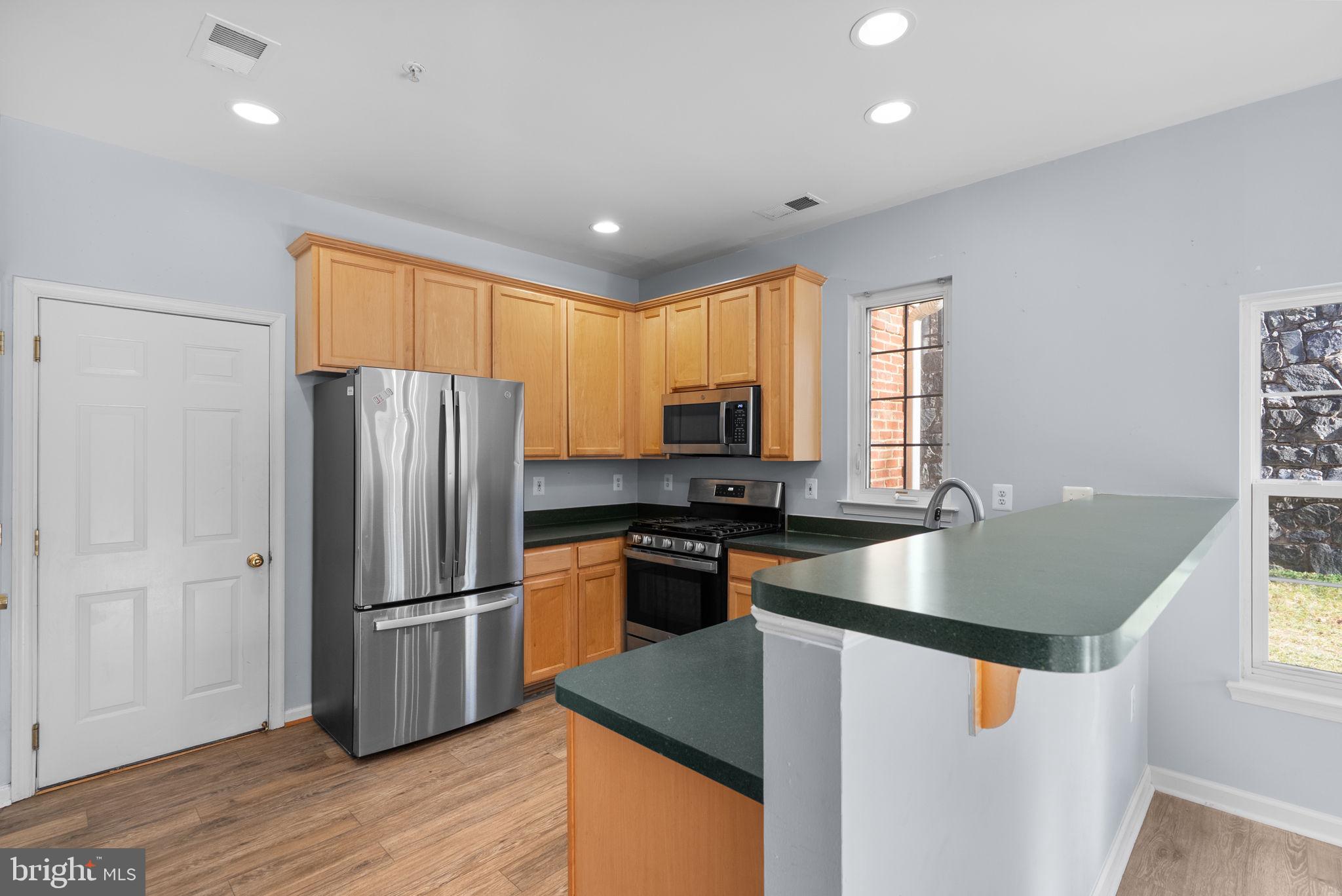 THE TOWNES CONDOMINIUM - Residential