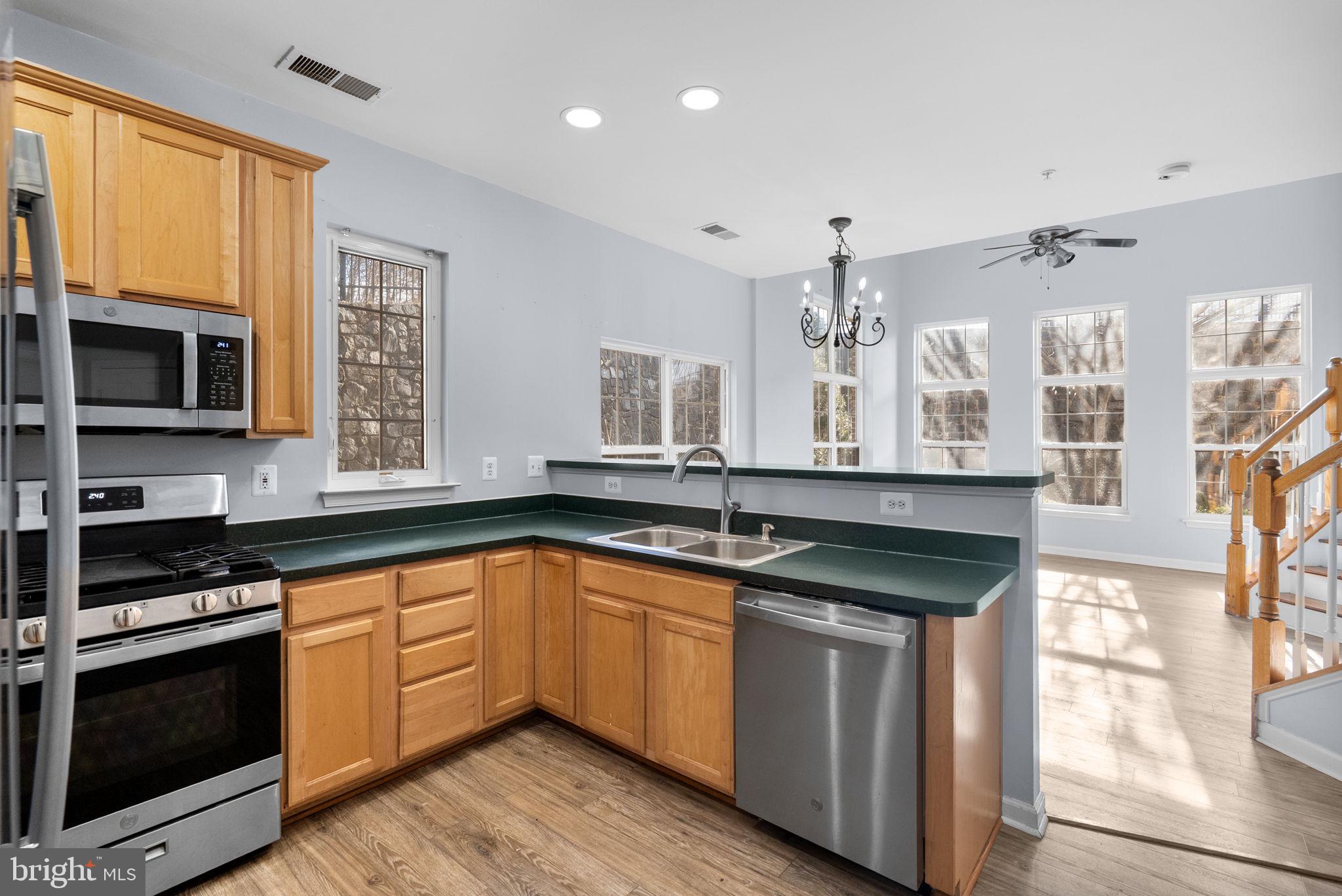 THE TOWNES CONDOMINIUM - Residential