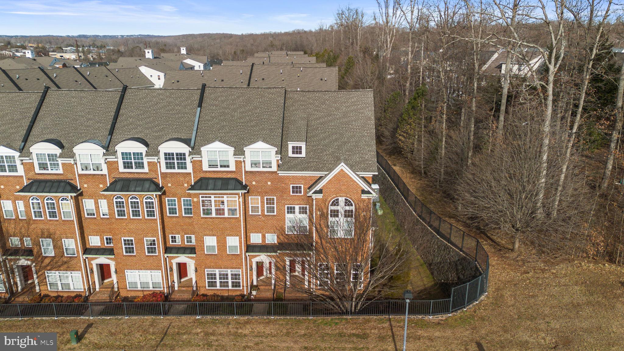 THE TOWNES CONDOMINIUM - Residential