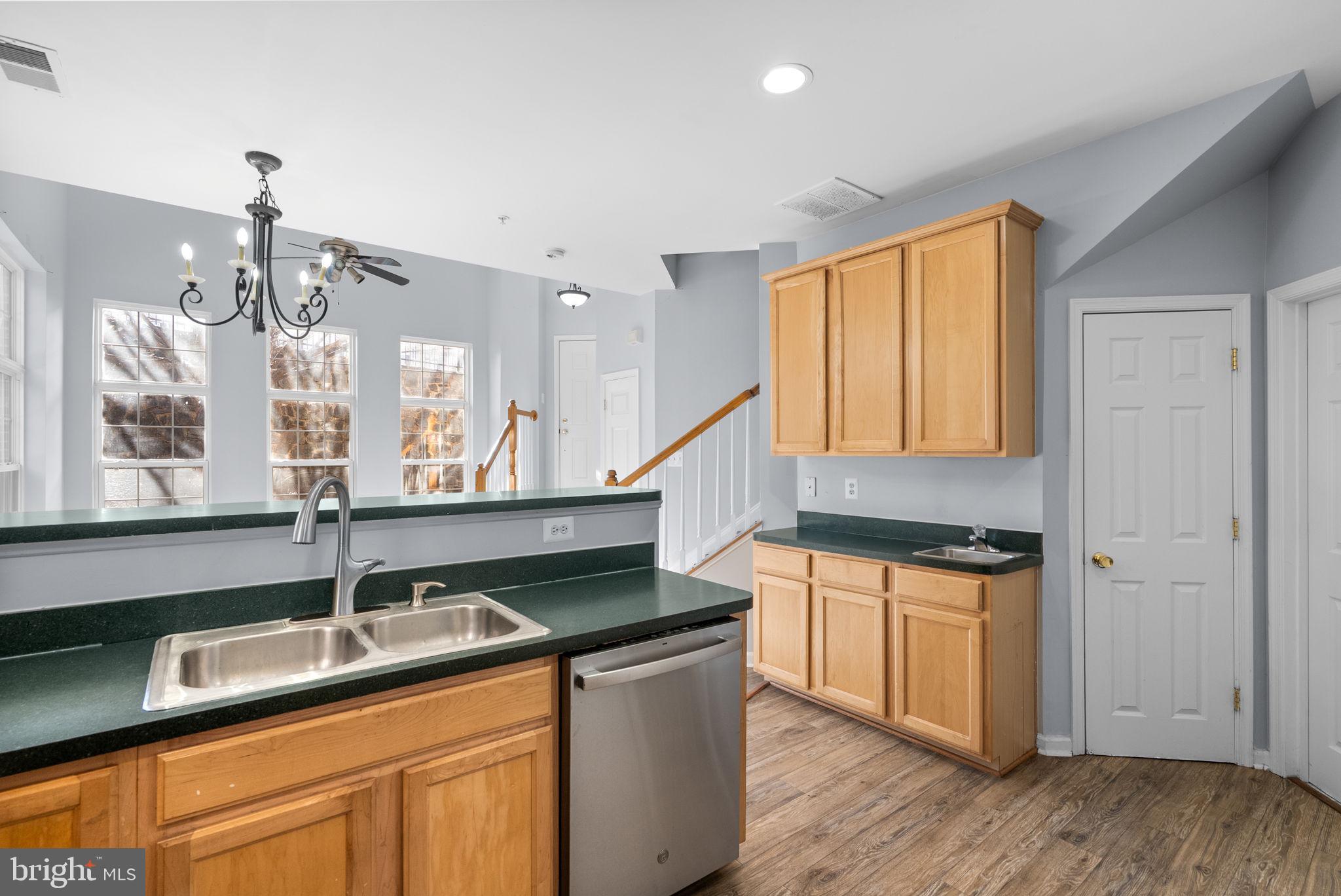 THE TOWNES CONDOMINIUM - Residential