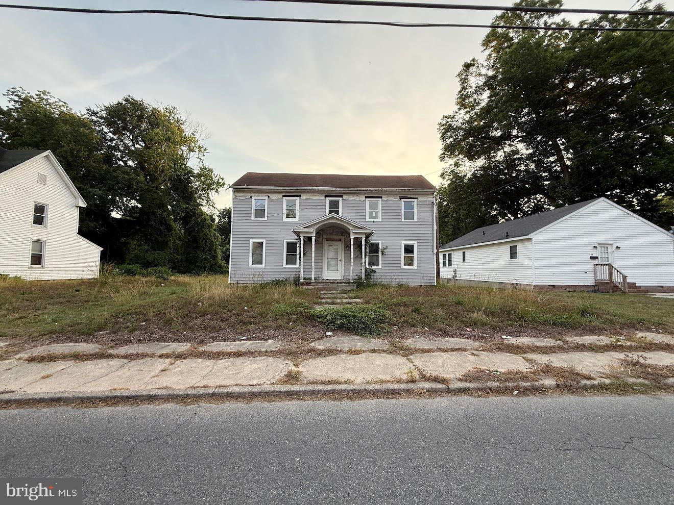 808 2ND STREET